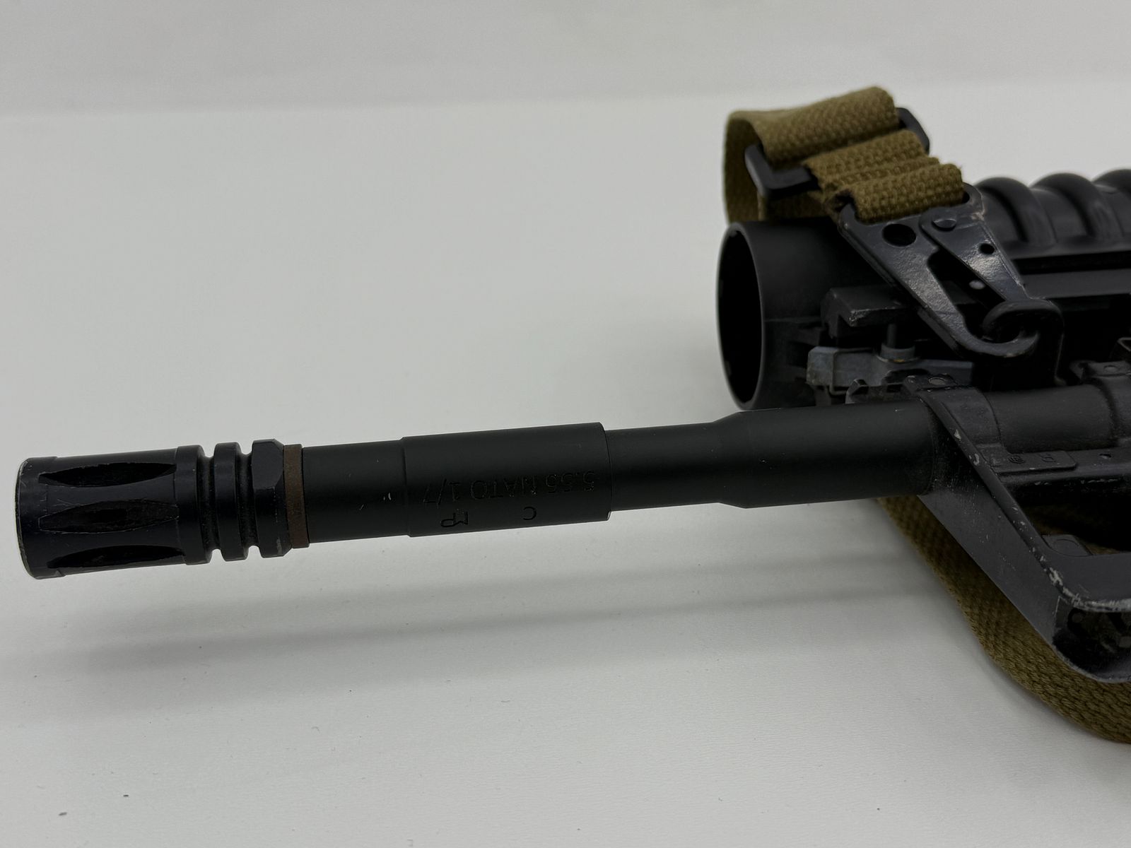 Evolution Airsoft M4 S-AEG US Marine Style met functionele M203 granaatwerper – incl. 2× 40 mm granaten