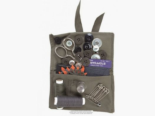 BW-SEWING SET WITH SCISSORS - USED.