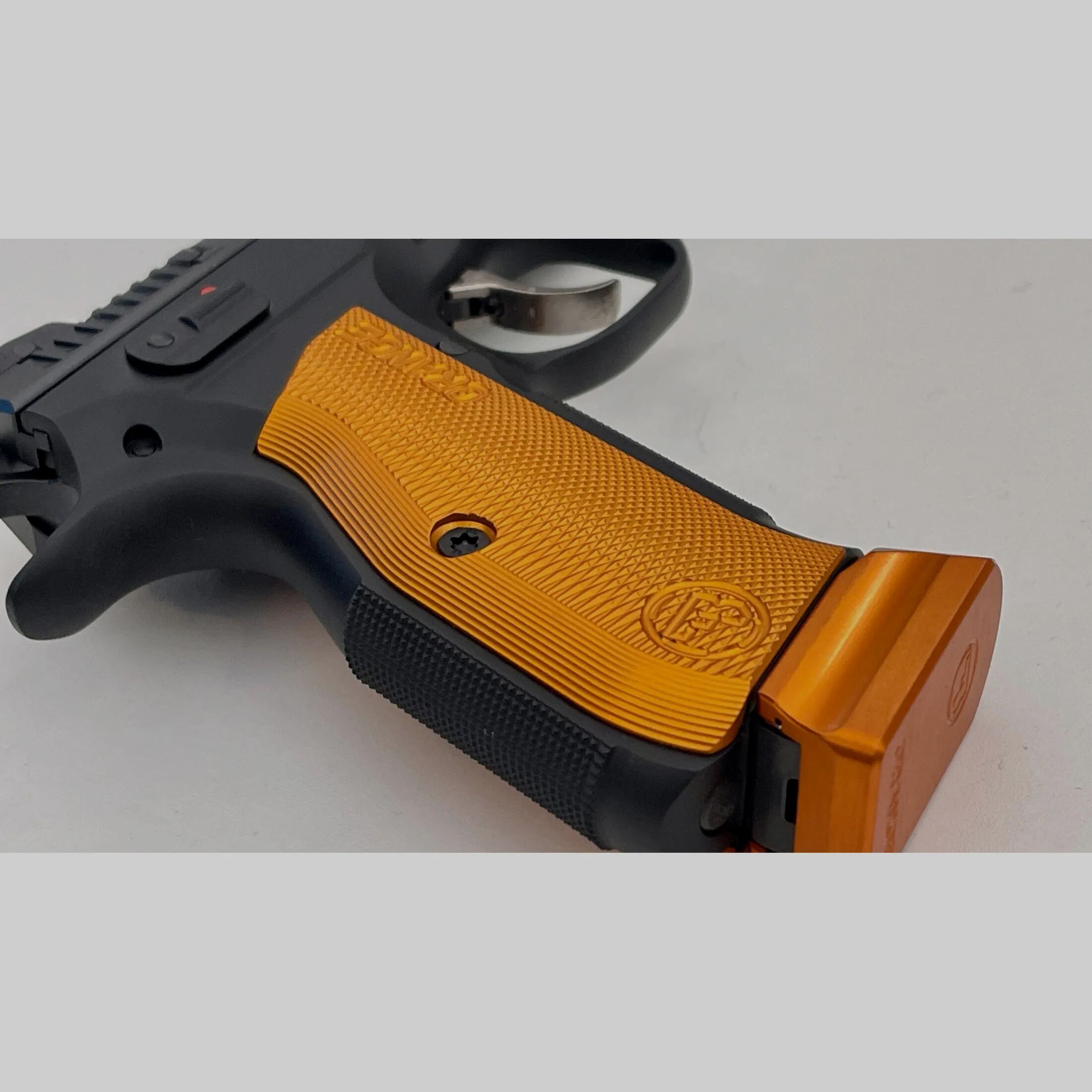 CZ Česká zbrojovka a.s. CZ SHADOW 2 Orange 9mmLuger