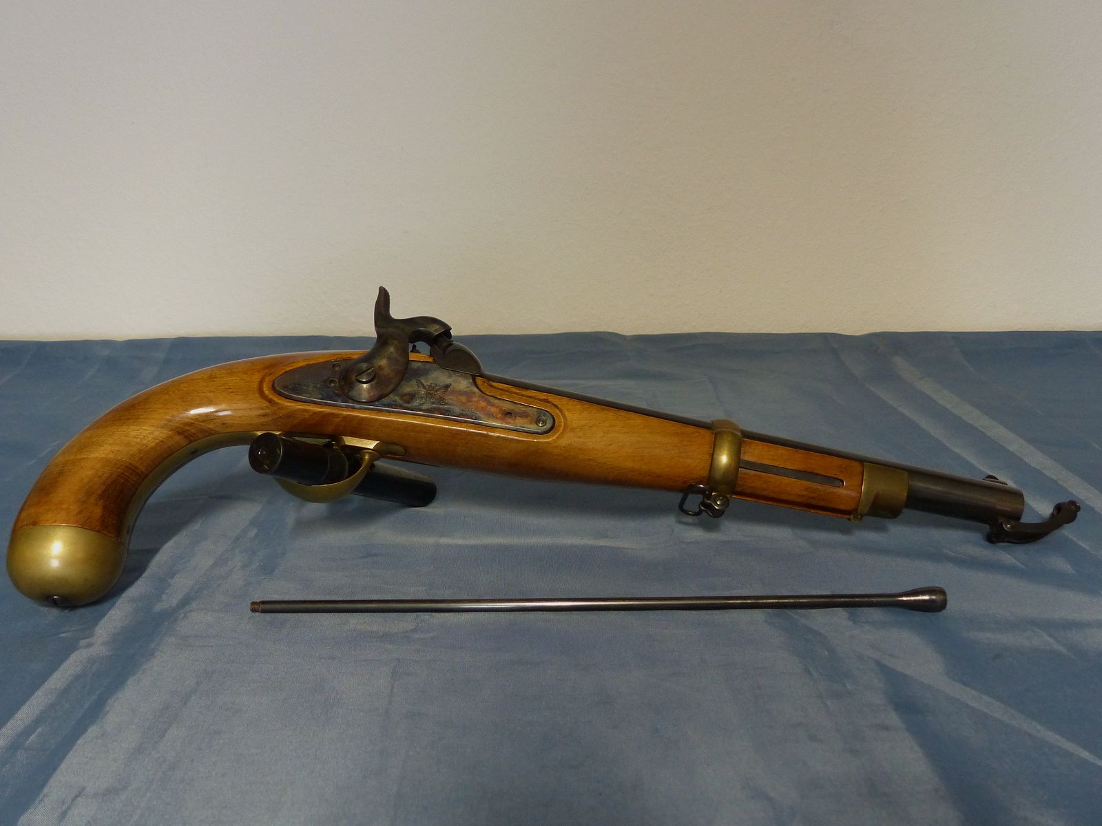 Navy Arms 1855 Dragoon Carbine Vorderlader Pistole mit Anschlagschaft von Antonio Zoli Cal. .45 vintage