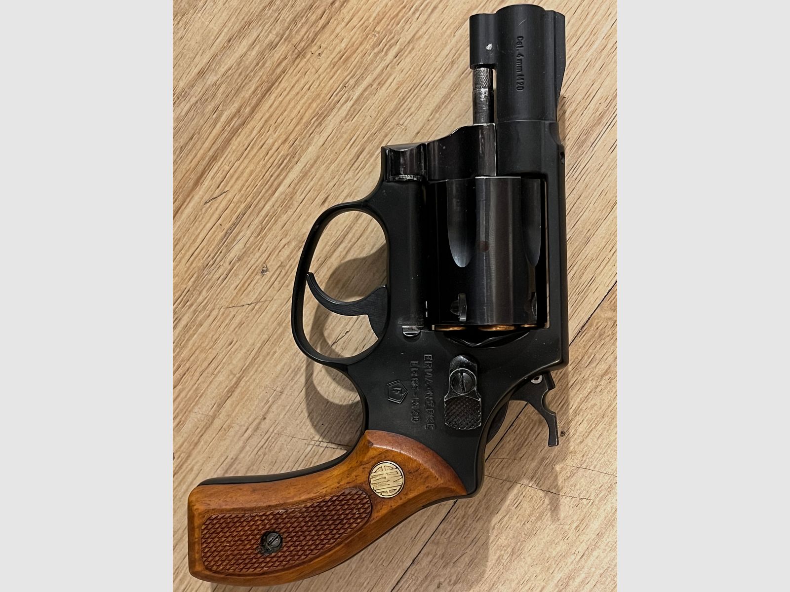 ERMA ER 66 M20 4mm, pero como pistola de fogueo PK