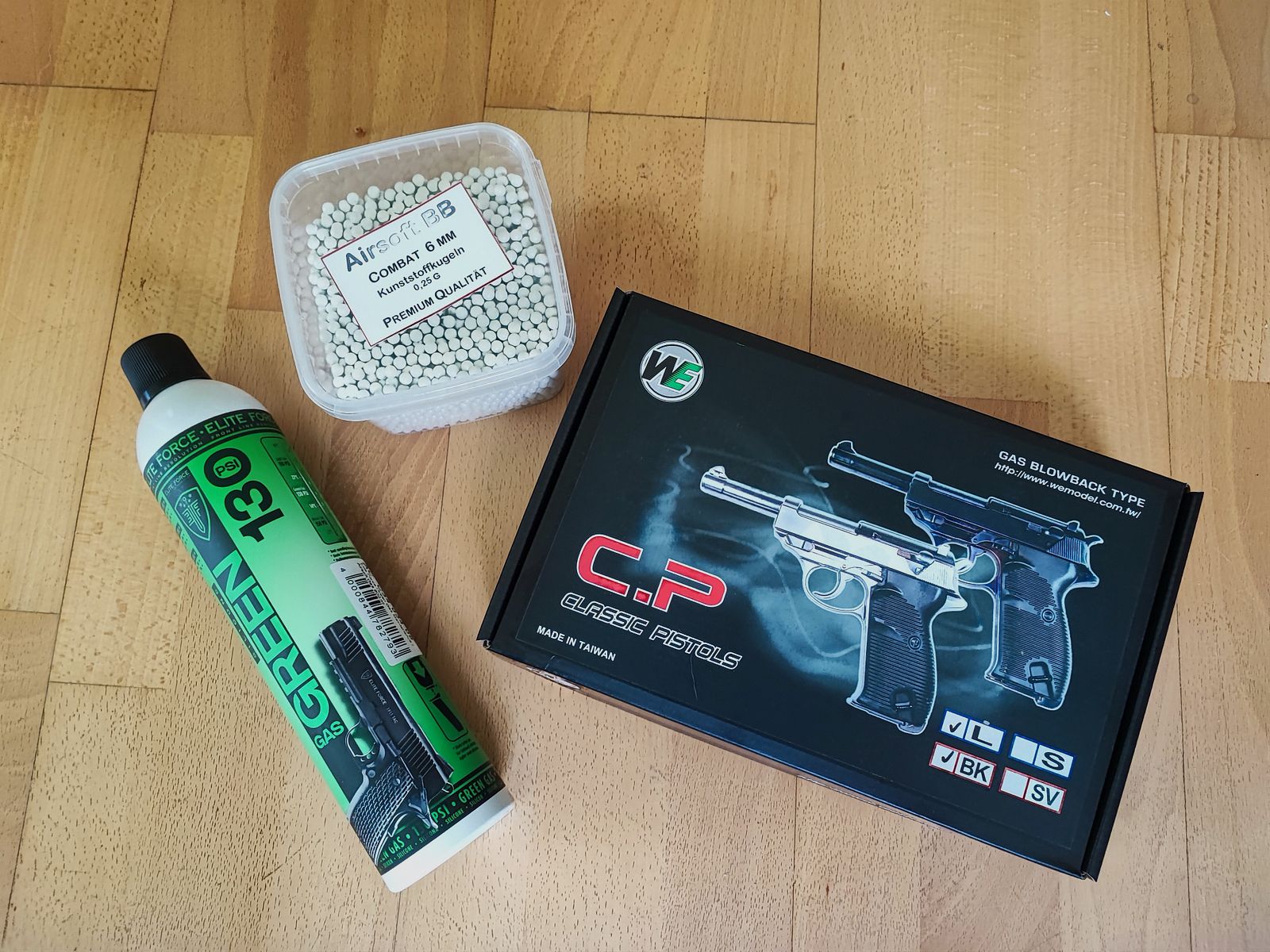 WE Walther P38 WW2 Full Metall GBB Airsoft Gun plus Zubehör
