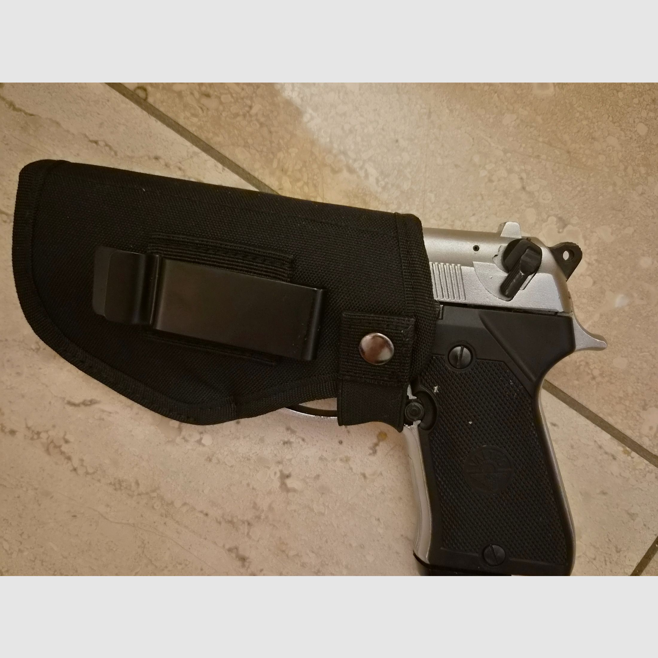Pistole 9mm Gas-Schreckschuß