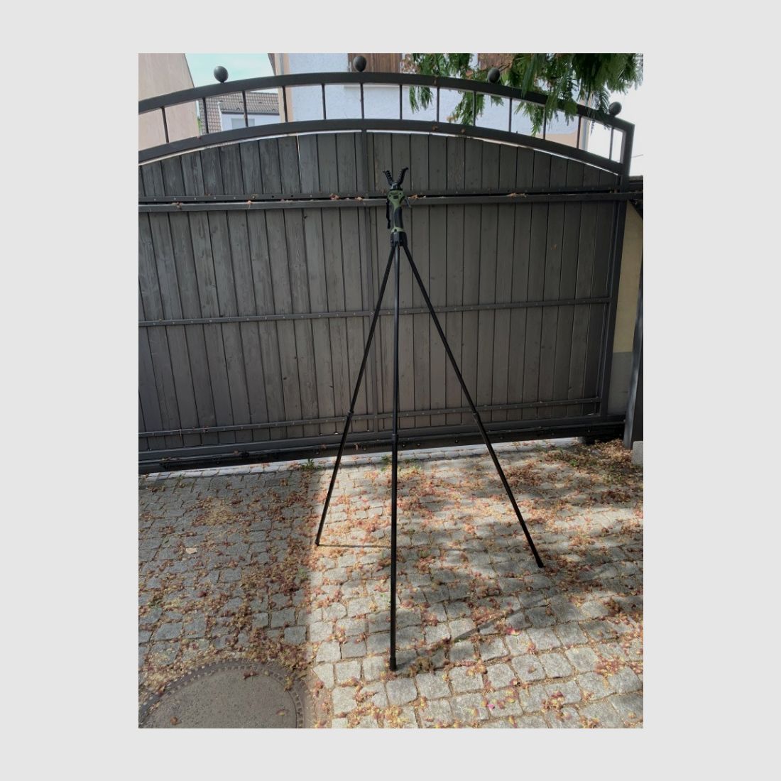 Hunting shooting target stick tripod. Like new!