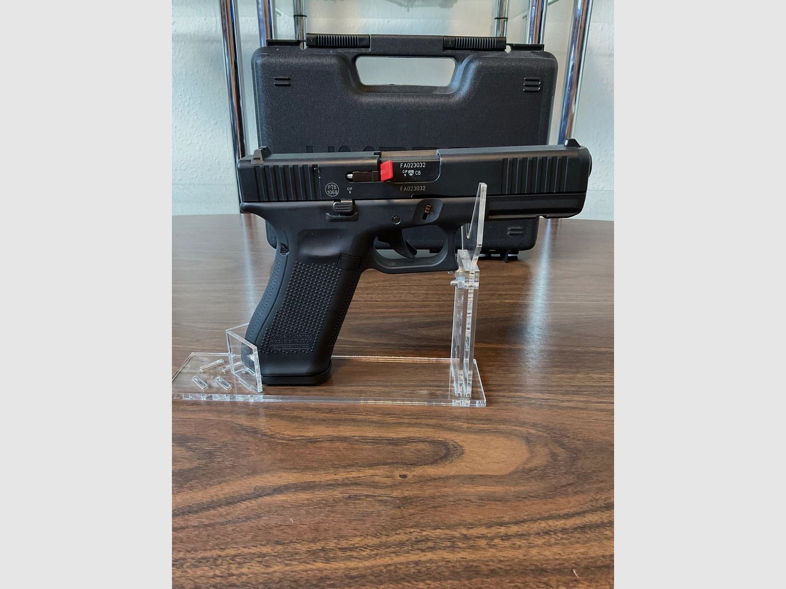 Glock 17 Gen5 blank firing pistol 9mm P.A.K. – Like new in full set