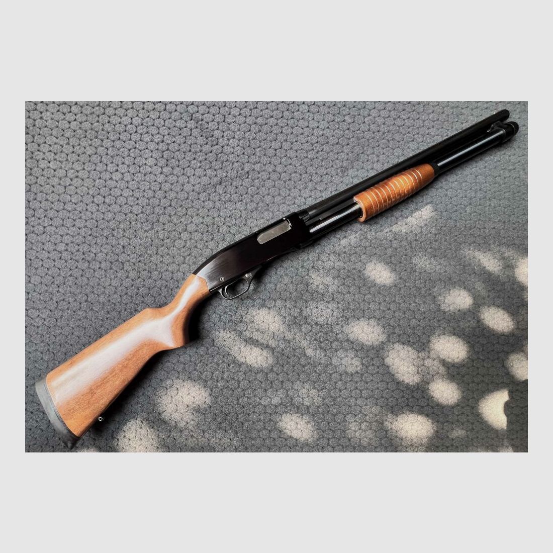 Winchester 1300 Defender Vorderschaftrepetierflinte 12/76