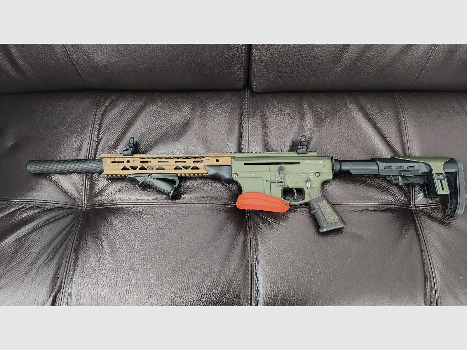 Escopeta semiautomática Derya MK12 12/76 defectuosa