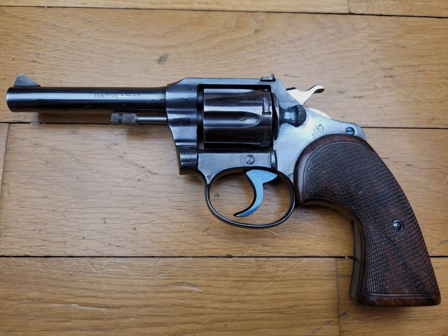 Sehr schöner Colt Police Positive – Modell „Target“ – Selten im Kaliber 22LR und sehr wenig verbreitet 4 Zoll – 6 Schuss – Premium Mechanik und Lauf – Schöne Wettbewerbsgriffschalen aus der Zeit – Waffe von 1914 in einem außergewöhnlichen Zustand – TBE++, Bild 2 von 20