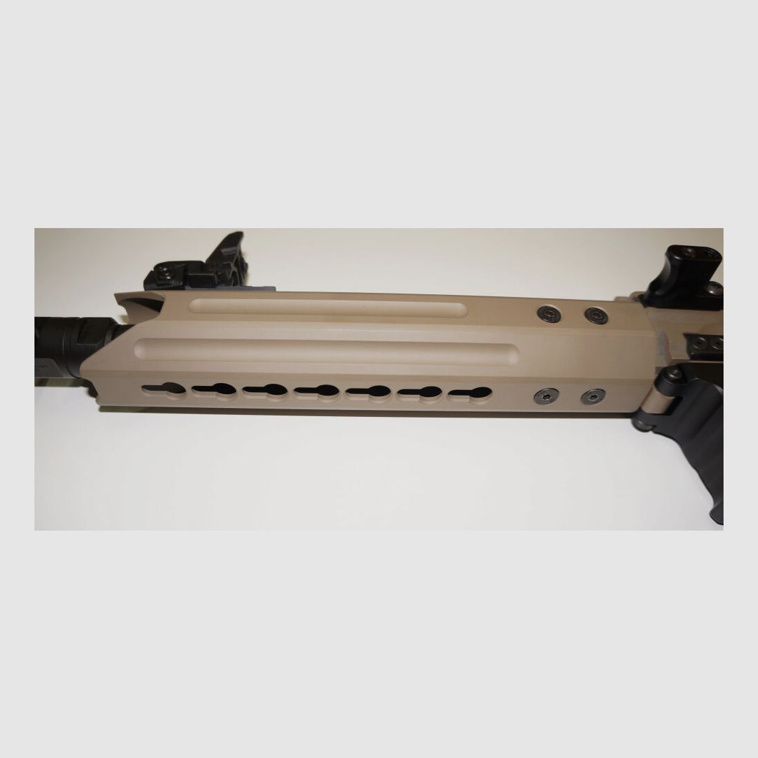 GWMH Selbstladebüchse GWMH SPC-SPORTER A4 10" (SWISS PISTOL CARBINE) FDE Kal.9x19 AR15 Glock Magazin