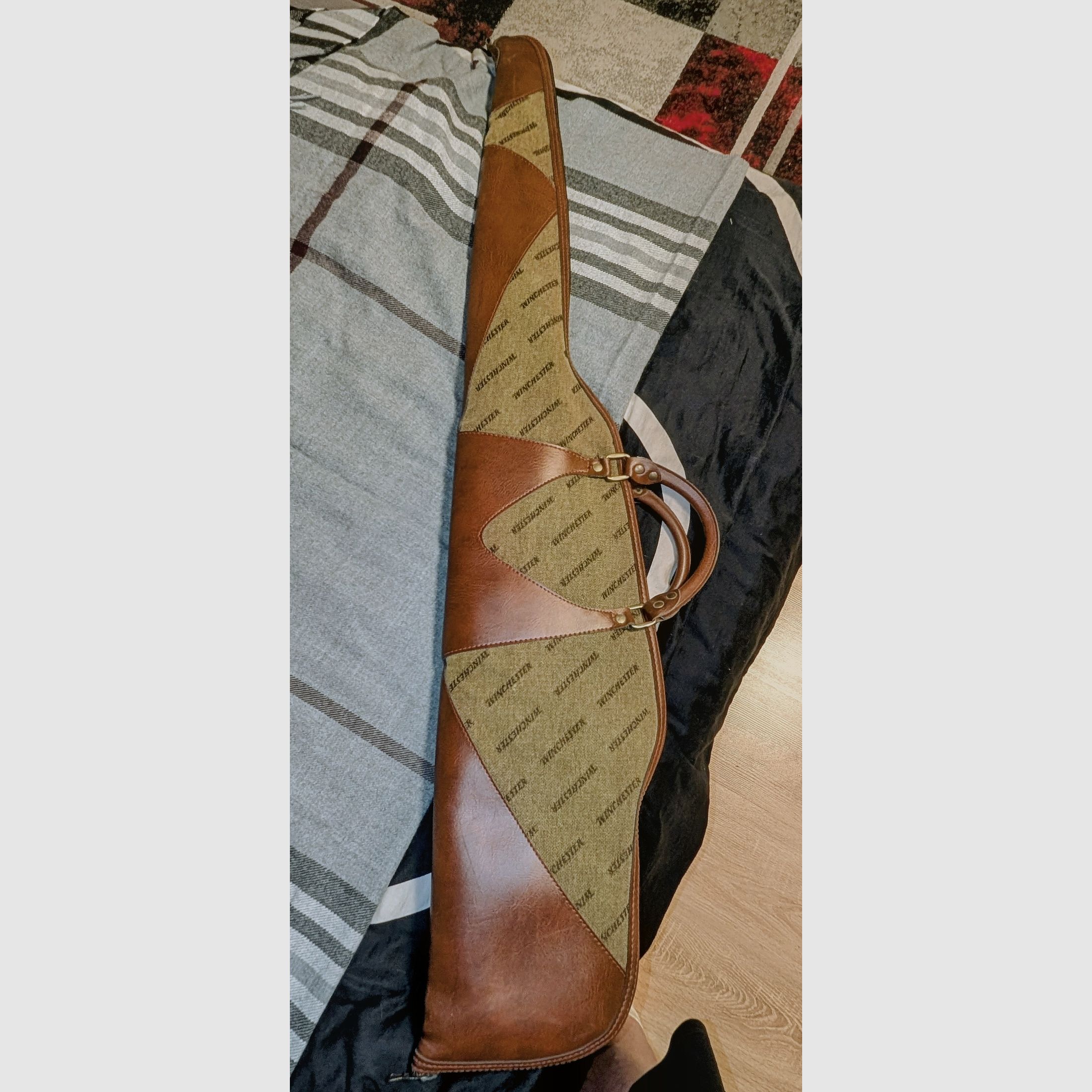 Collector's set: Diana Mod. 27 air rifle (with F mark) + Diana 4x15 scope & Winchester case (rare) like new condition with real leather.