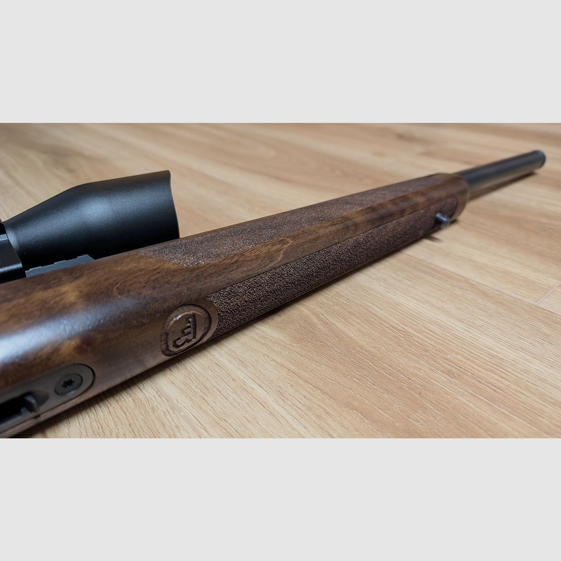 CZ 457 Varmint in .22 WMR, met UTC 4-16x44 Accushot, CZ Picatinnyschiene