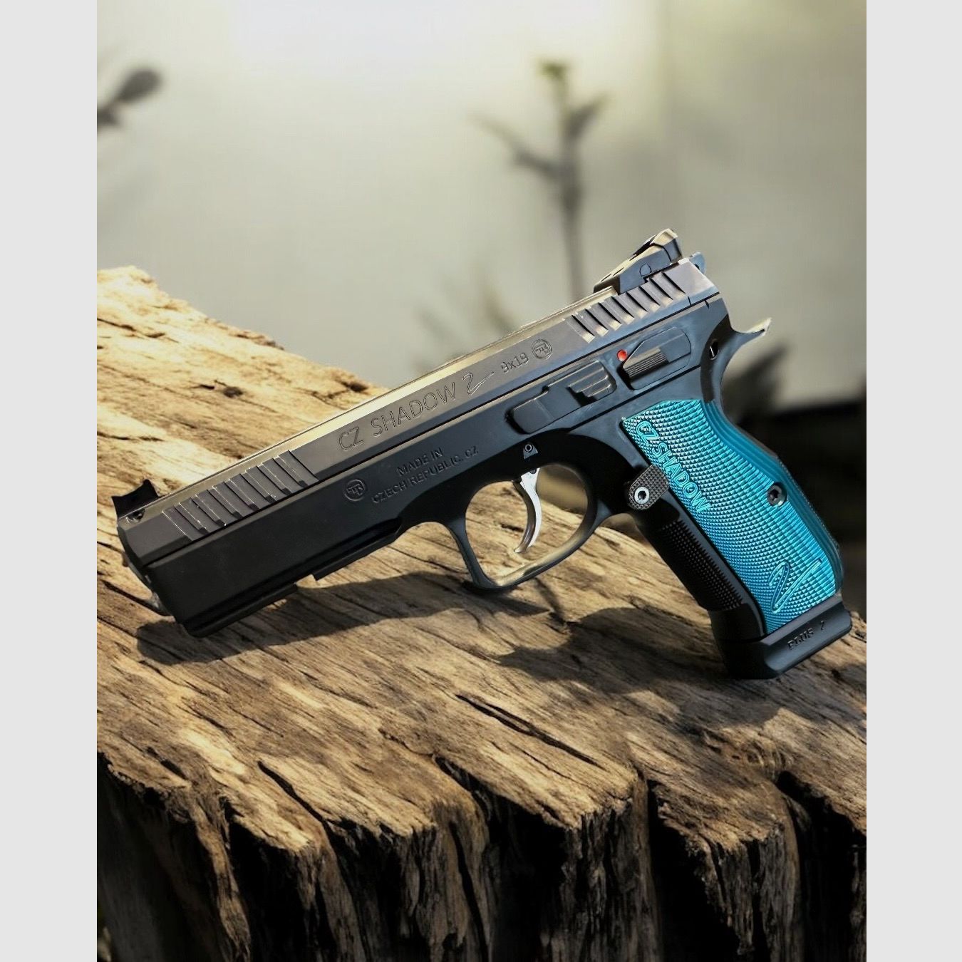 <CZ Shadow 2 z czarnym pierścieniem lufy>