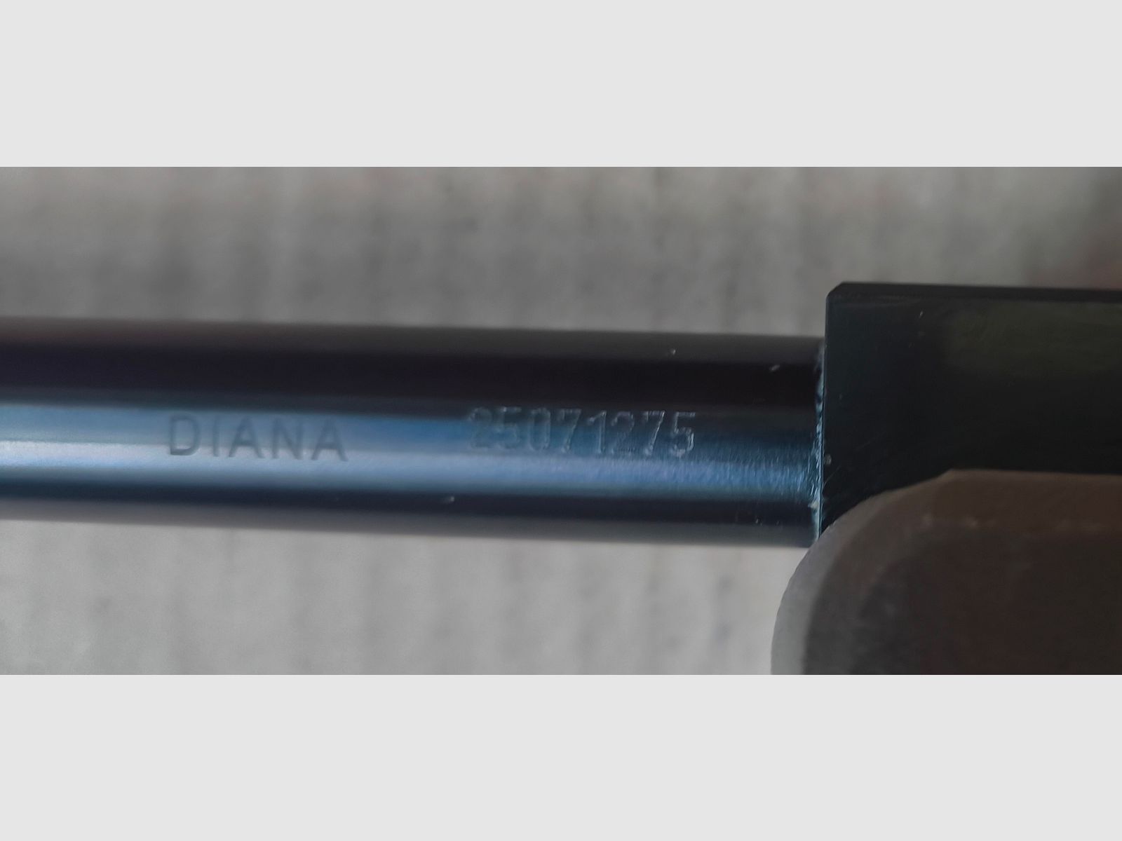⚠️ Uwaga Kolekcjonerzy Diana 34 EMS edycja specjalna Lawrence of Arabia z numerem 275 z 500 wyprodukowanych sztuk, kolor piaskowy, kaliber 4,5mm, Nie strzelana & wizualnie oraz funkcjonalnie w doskonałym stanie, jak nowa!! ⚠️ Koszty wysyłki gratis!! 