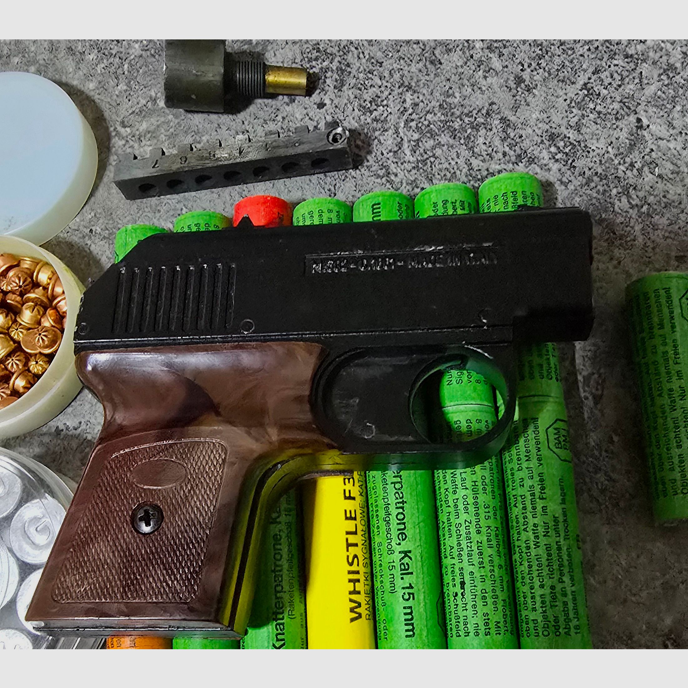 Set de pistola de fogueo Umarex Schreckschuss para Silvestre.