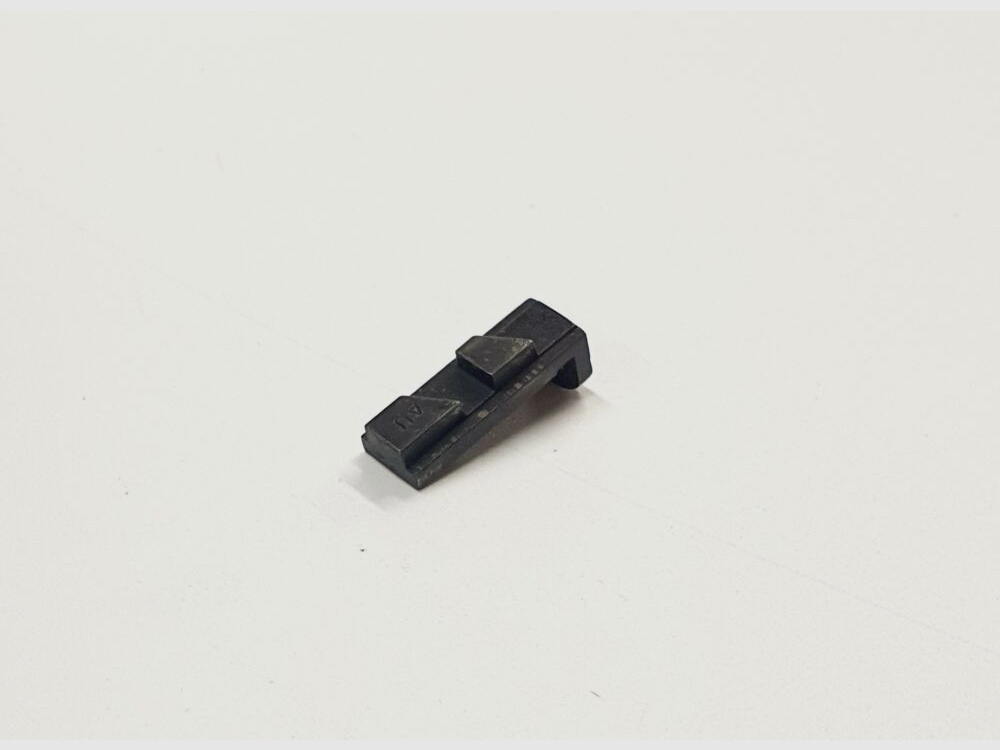 30M1 [25] US 30M1 carbine magazine holder/magazine catch, used, US military part-D7161828