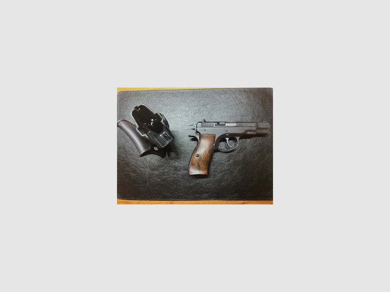 Brünner CZ Kadet 75 pistol with interchangeable barrel .22lr and a lot of accessories