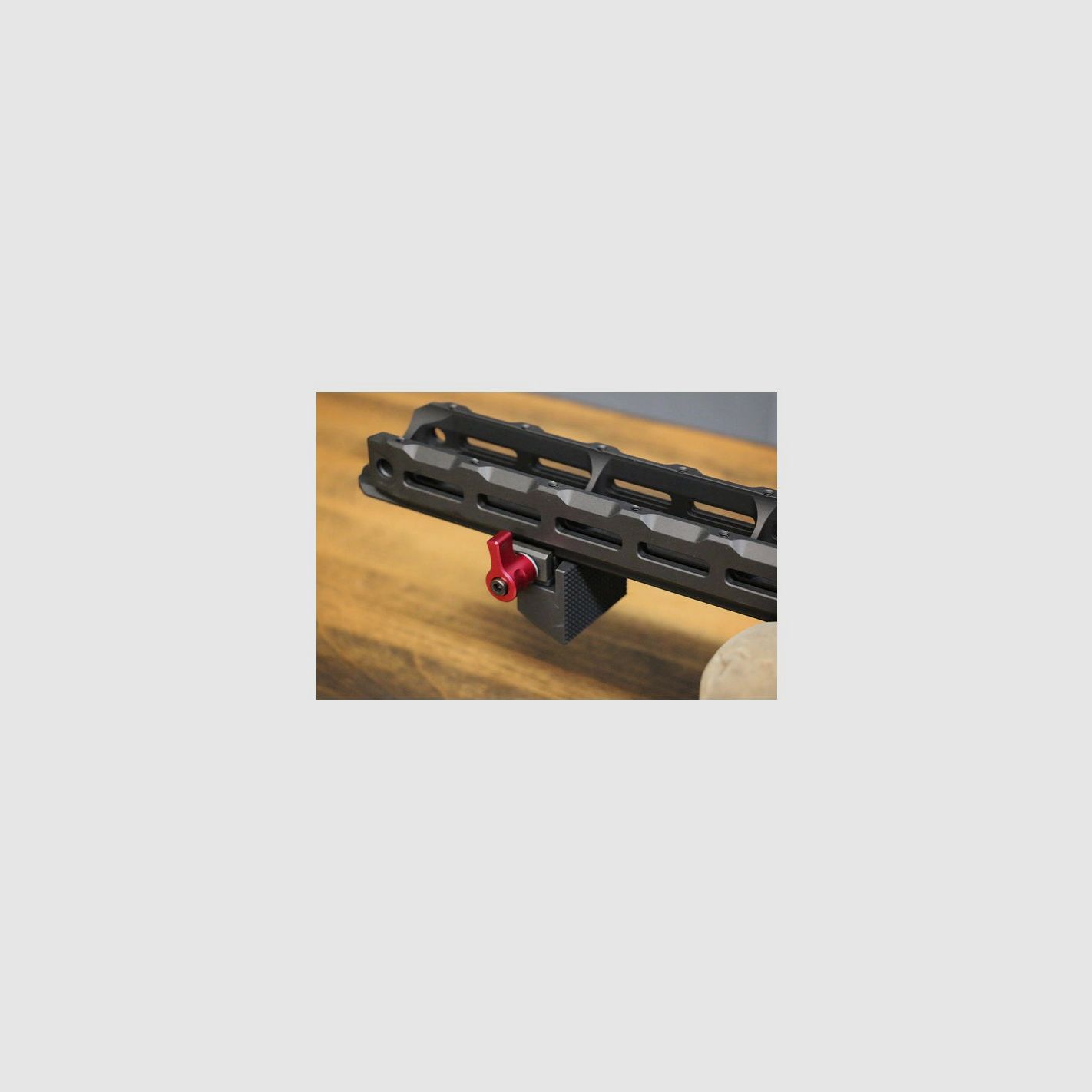 XLR QUICK ADJUST 1,5" DOVETAIL BARRICADE STOP, zdjęcie 3 z 3