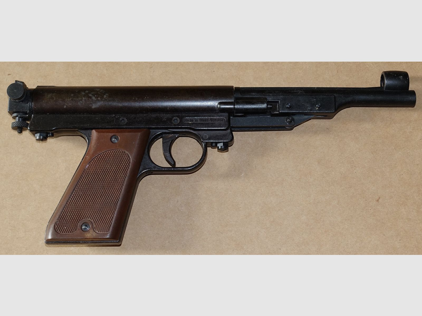 Luftpistolen Sammlung / 12 Stück / Walther LP53, Diana, Lov, Baikal, Record usw. 