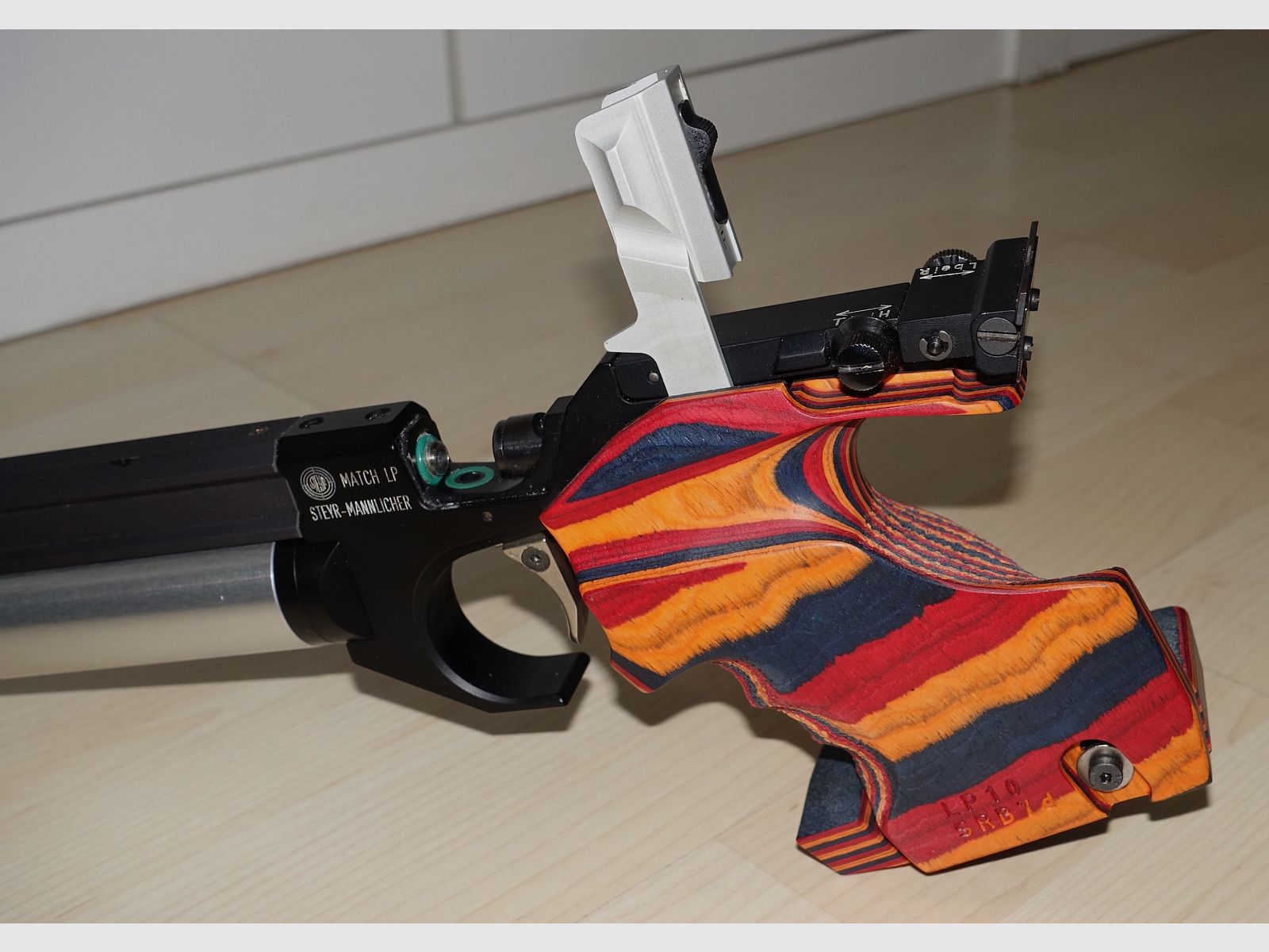 TOP Steyr LP pistola da match ad aria compressa con nuova impugnatura + nuova cartuccia + accessori