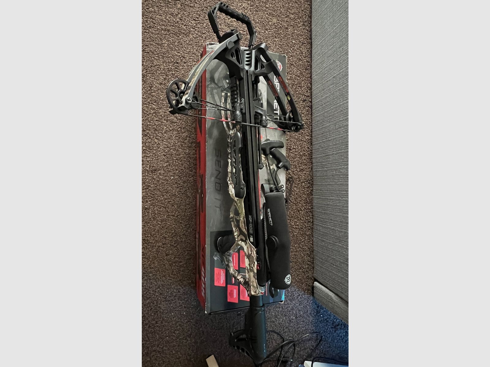 Offering my Barnett XP405 - Like new