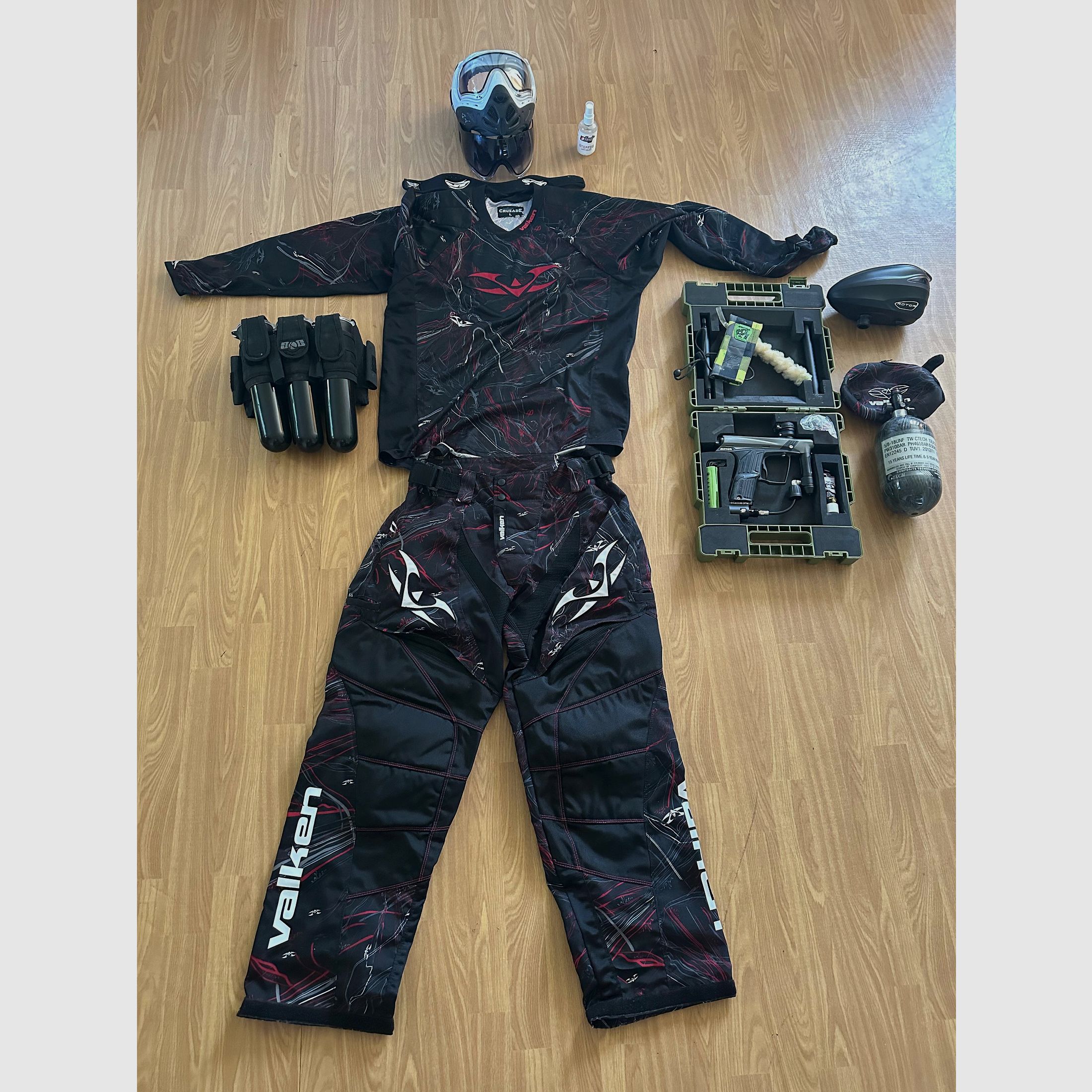 Paintball Komplettset – Planet Eclipse Etha, Dye Rotor, HP-Flasche, Maske & Kleidung