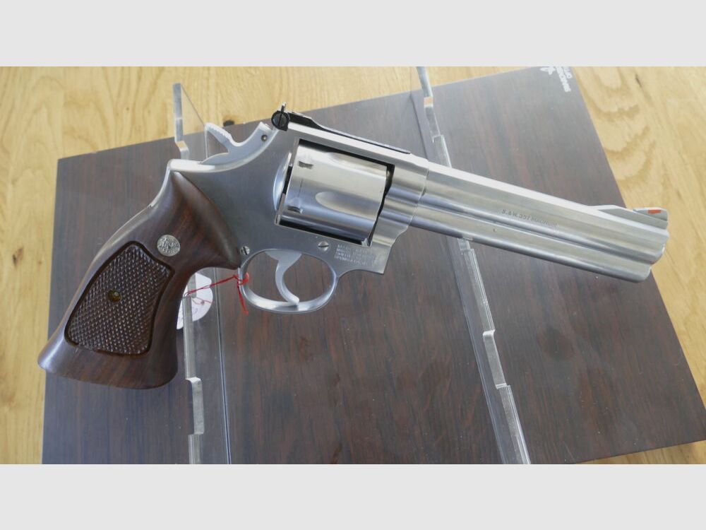 Smith & Wesson	 Modell 686-4