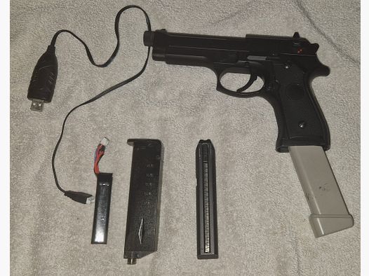 Cyma CM.126 (Mosfet und Tracergewinde) mit einem 80 BB Mag in Grau, Ladekabel, Akku und Speedloader