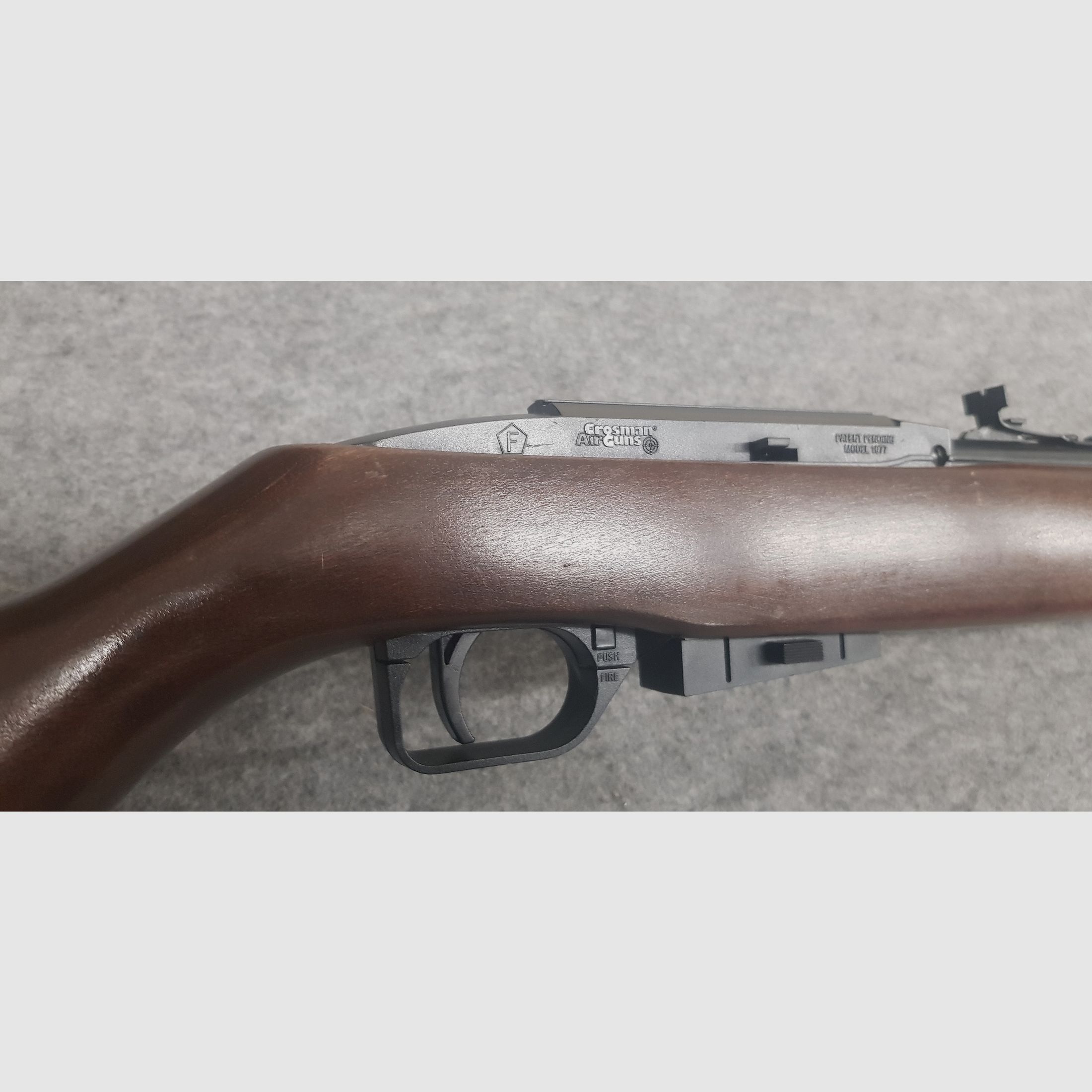 Rara Crosman Mod. 1077 con calcio in legno 4,5mm Diabolo Co2 fucile ad aria compressa