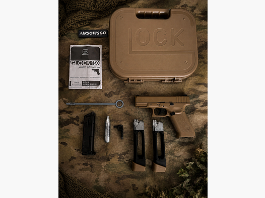 Glock 19x Coyote Airsoft 2 magazine