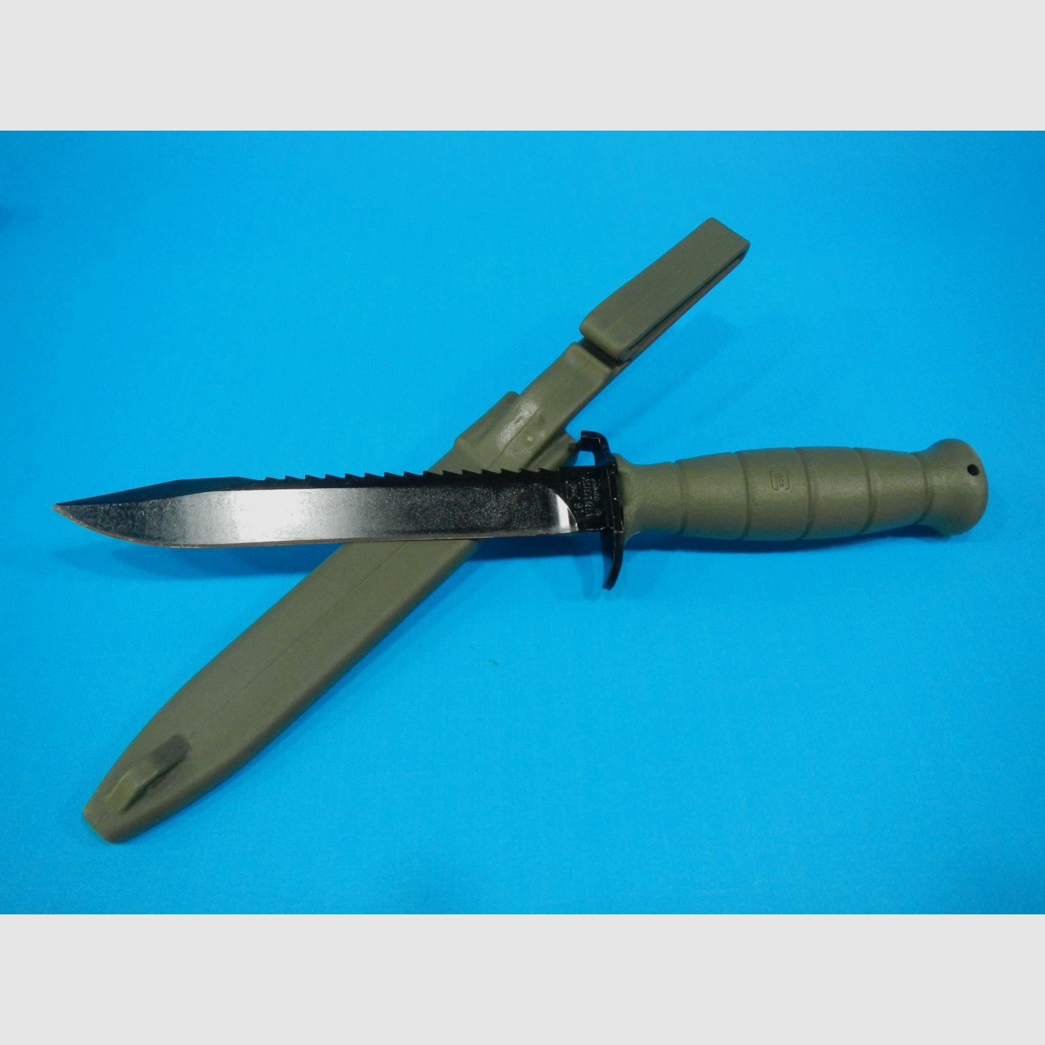 ASSORTIMENT DE COUTEAUX GLOCK AVEC LAME DENTÉE ET LAME LISIBLE, image 4 sur 7