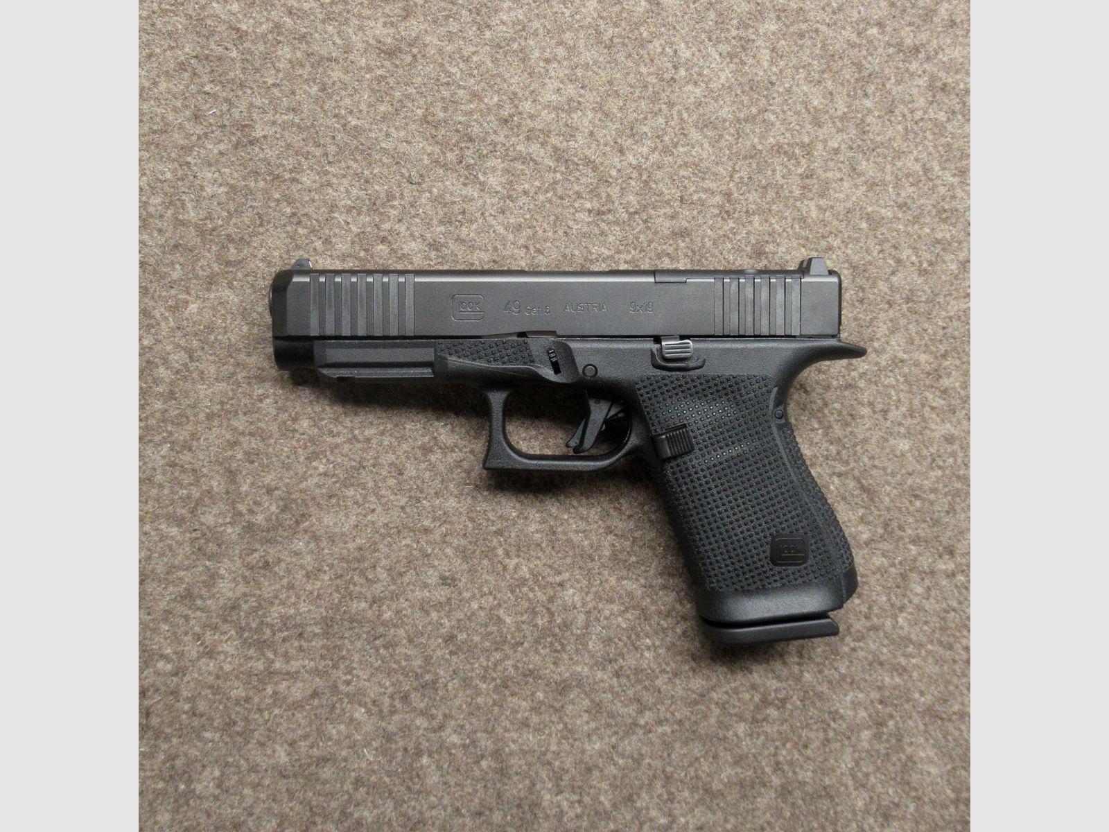 pistola GLOCK mod. 49 Gen6 OR FS cal. 9mm Para, immagine 2 di 3