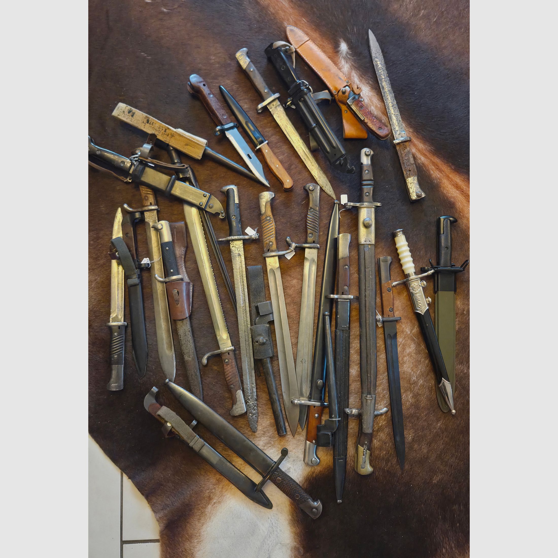 Risoluzione della collezione Convolto di baionette Coltelli Fucile da lato k98 2° guerra mondiale 1° guerra mondiale