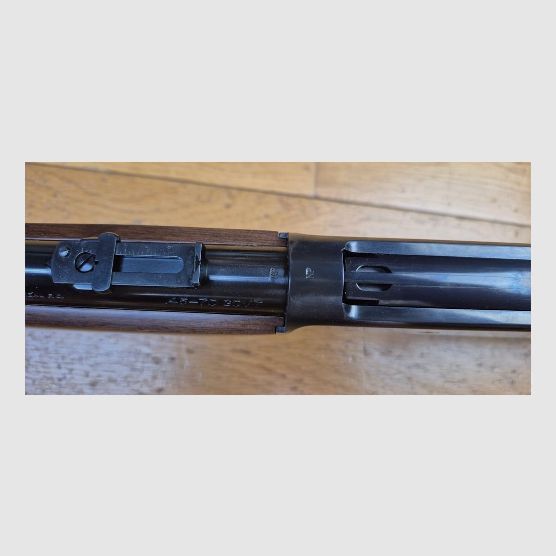 Wunderschöne und seltene Unterhebelrepetierbüchse Browning Modell 1886 – Die beste aller modernen Fertigungen der 1886 „Winchester“ – Kal. 45-70Gvt – Seltene Centenary-Fertigung in Grade I von Miroku – Originalbox und Handbuch – Nur 7.000 Exemplare – Ausnahmewaffe – Absoluter Neuzustand! – TBE+++, Bild 15 von 41