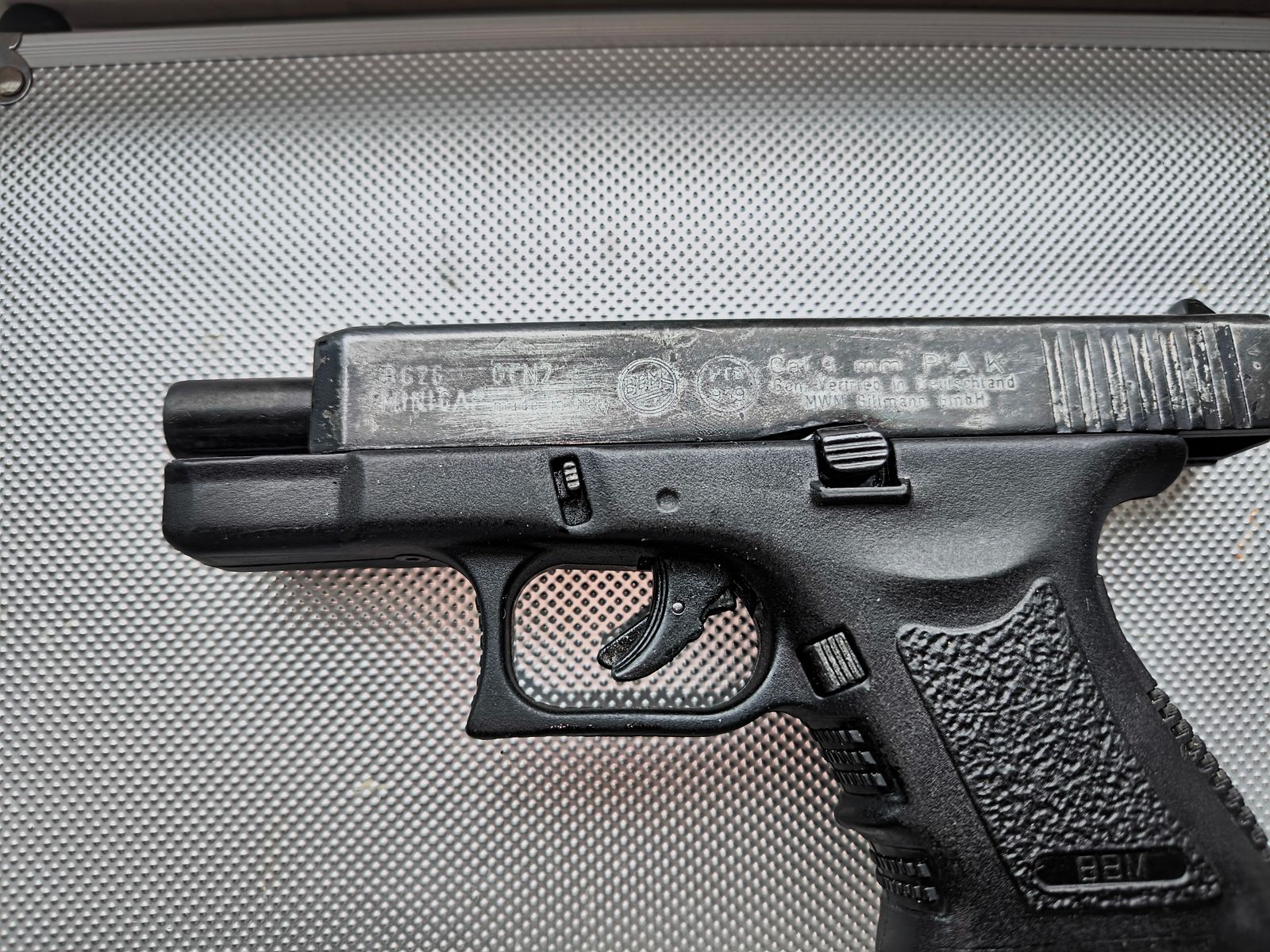 SRS-Gas/Schreckschuss Pistole, BG 26 GEN. 2-MINIGAP, Kaliber 9mmPAK, PTB 929 Mad in Italy - Vertrieb durch Firma Gillmann in Deutschland, Nachbau der Glock 26, Gebraucht Zustand, Neu & Gebraucht nicht mehr zu bekommen!! 