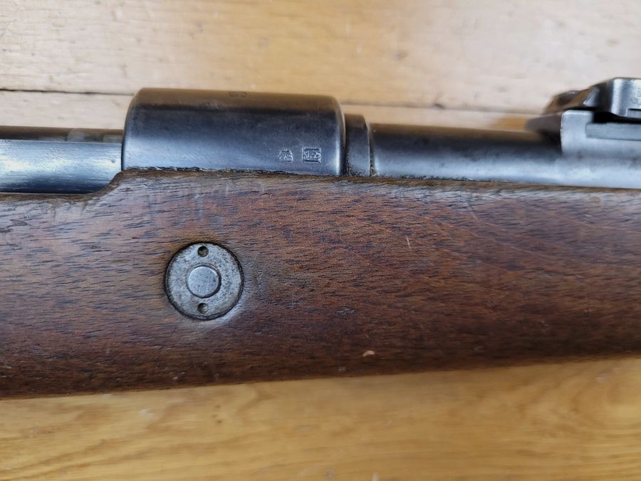 Sehr schöne K98 Büchse aus der frühen Zeit des Dritten Reichs – Code S42/G, hergestellt von Mauser – nicht monomatrikuliert – Waffe von April 1935 – hervorragender mechanischer Zustand – Lauf in Top-Zustand – Sehr schöne, seltene Waffe in ausgezeichnetem Zustand, Bild 6 von 35
