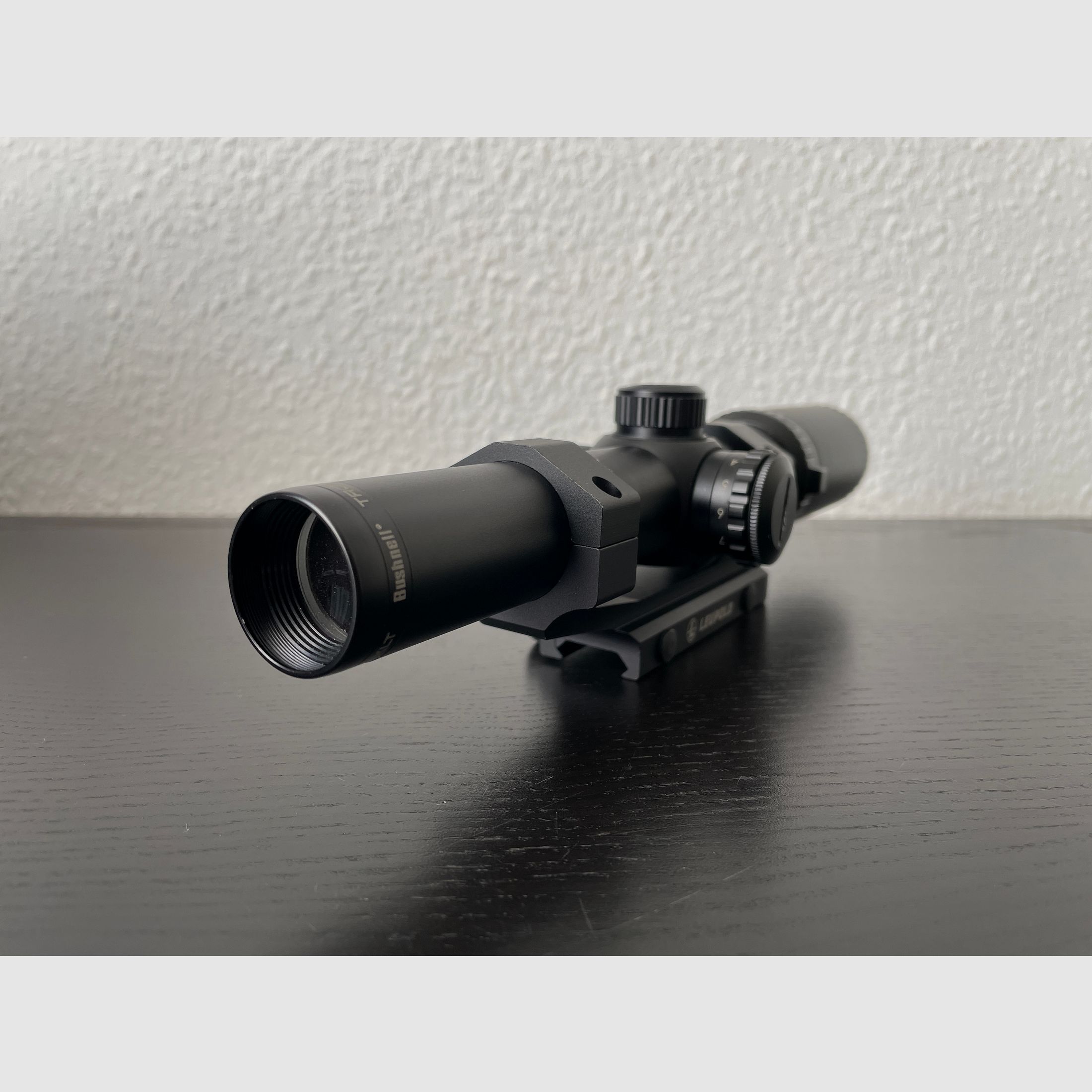 Bushnell Trophy XLT 1-4x24mm Zielfernrohr Optik mit Leupod Montage LPVO