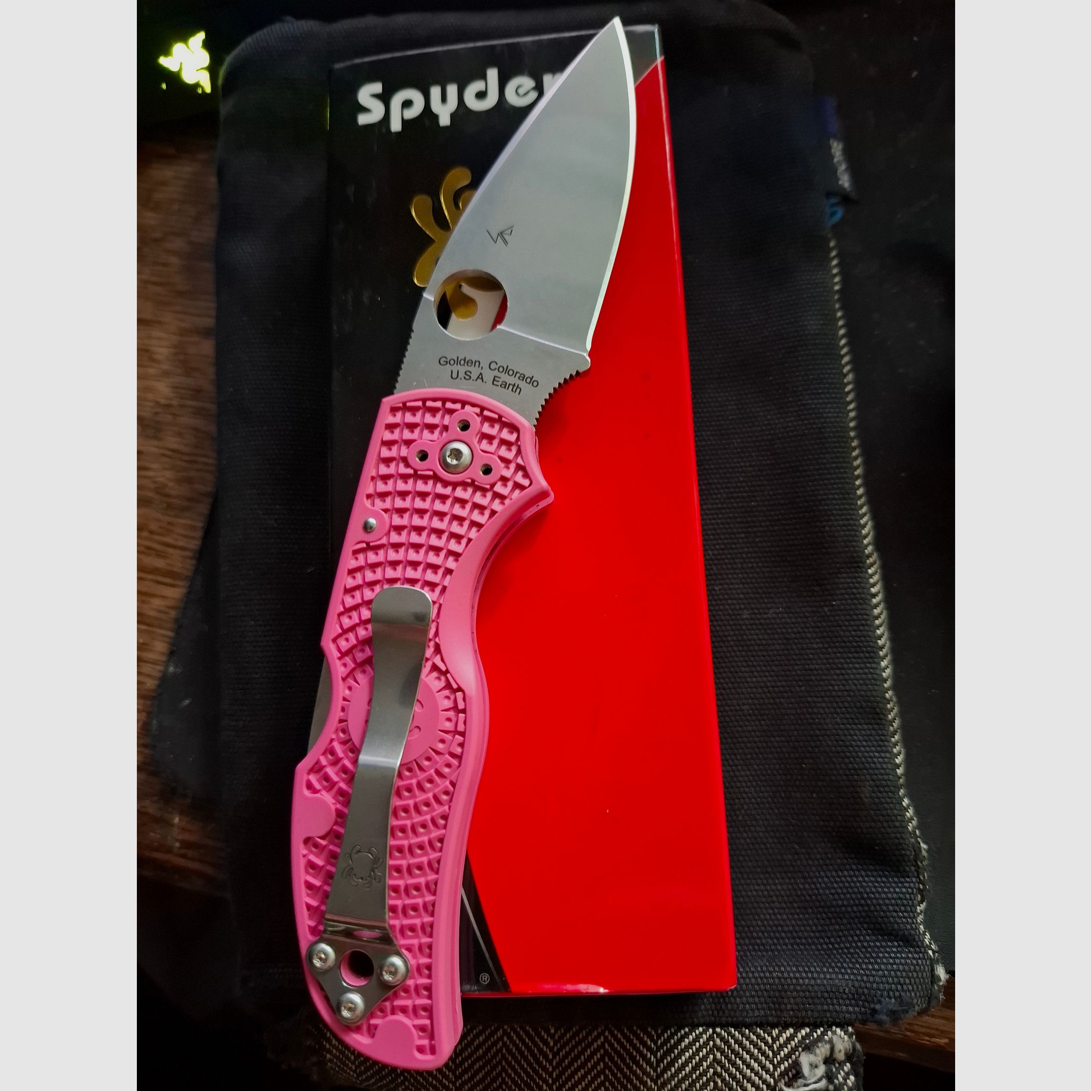 Spyderco Native 5 Pink heals in  Top Zustand günstig abzugeben!