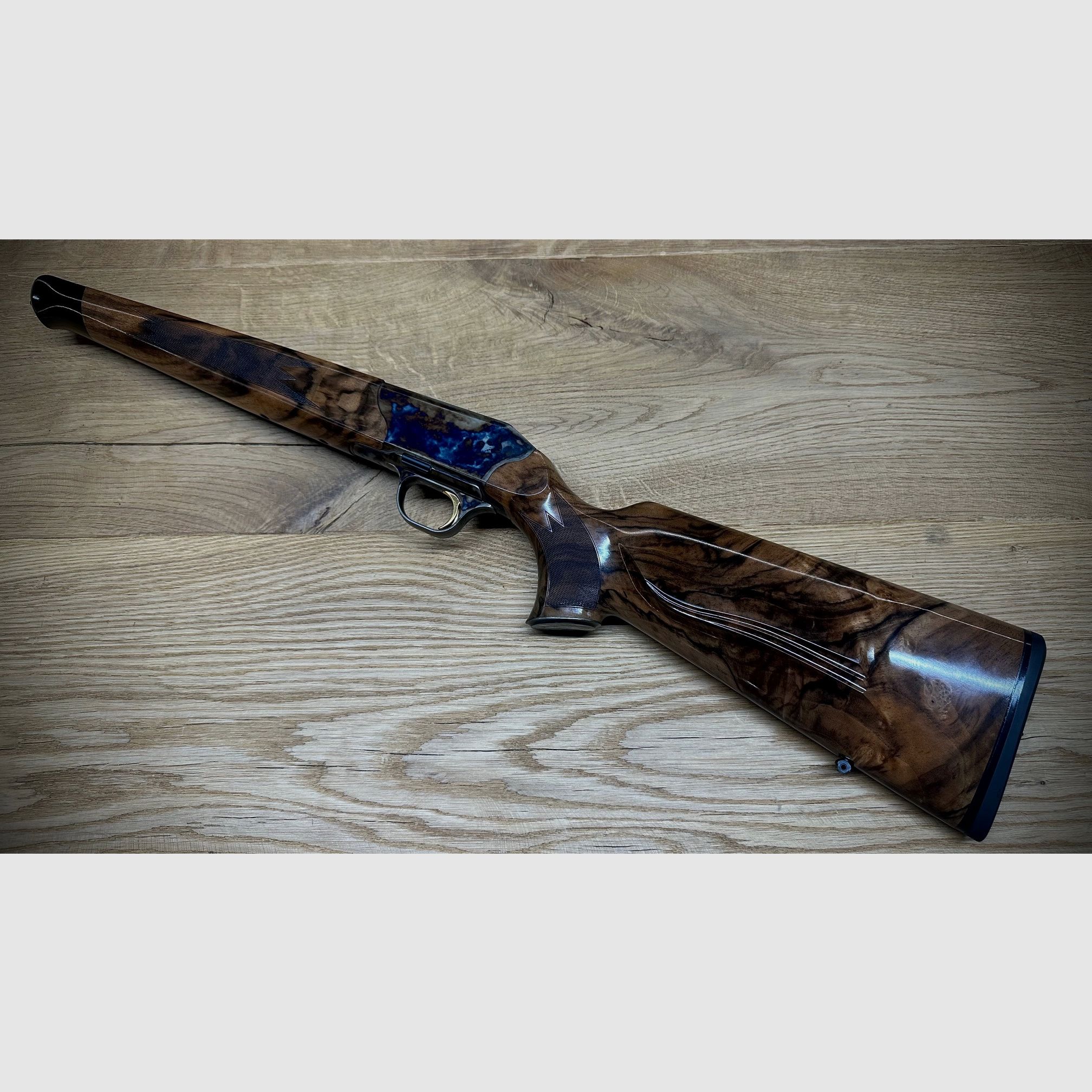 Blaser R8 kolf met buntharding / HK7 / Super Finish / systeemkast & trekker staal / DROOMMOOI!