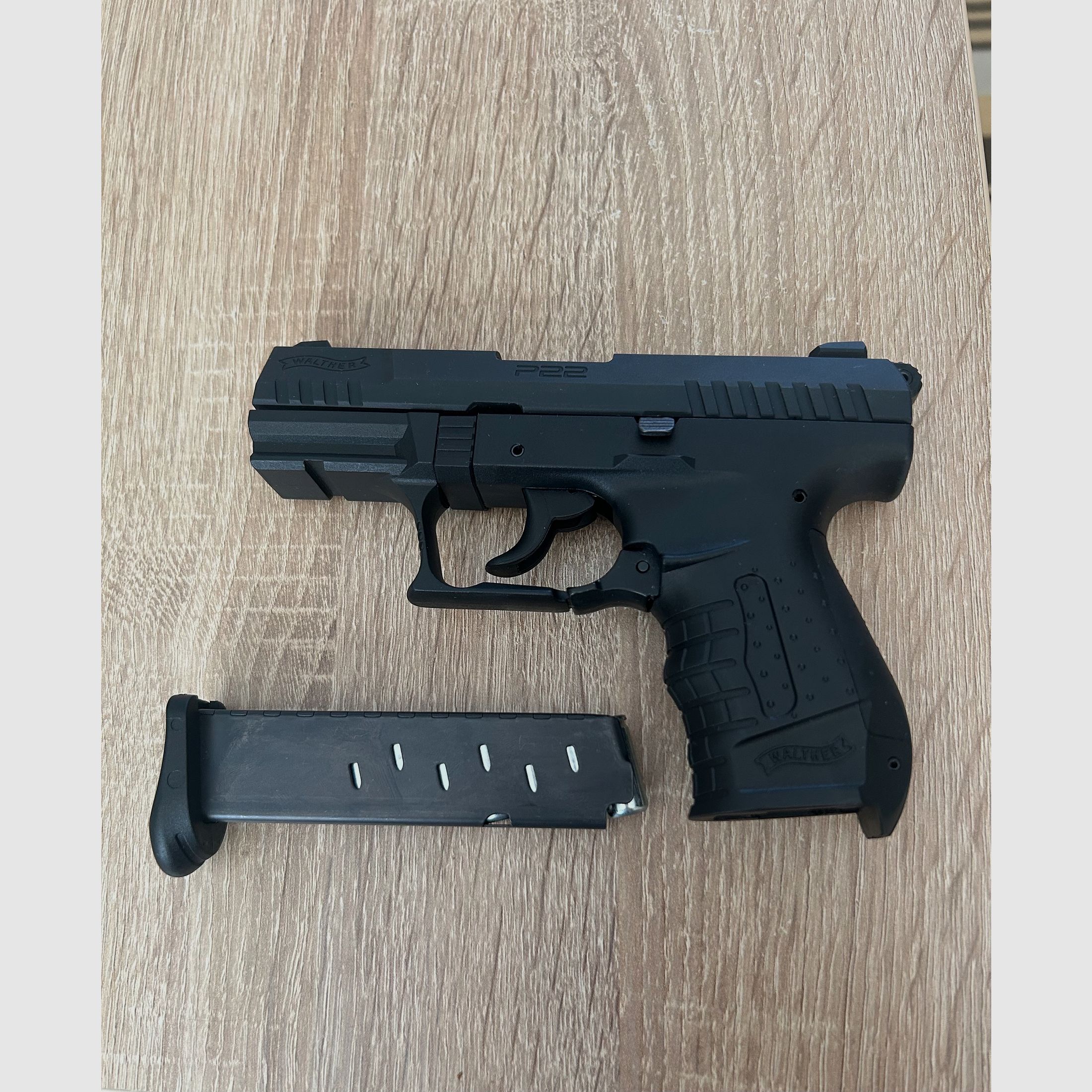 Walter P22 blank firing gun