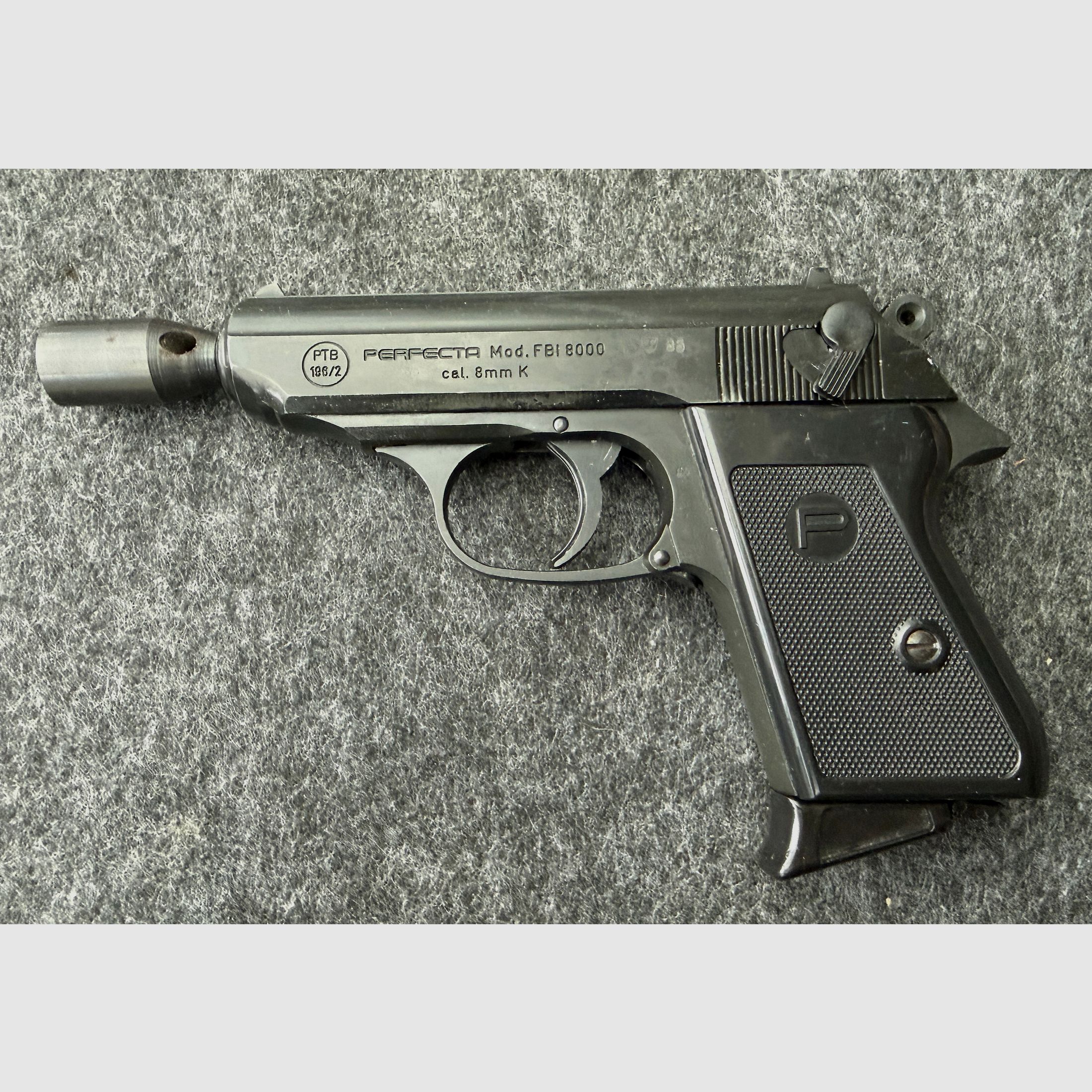 Pistolet alarmowy Perfecta model FBI 8000 kal. 8mm K z komorą startową PTB 196/2