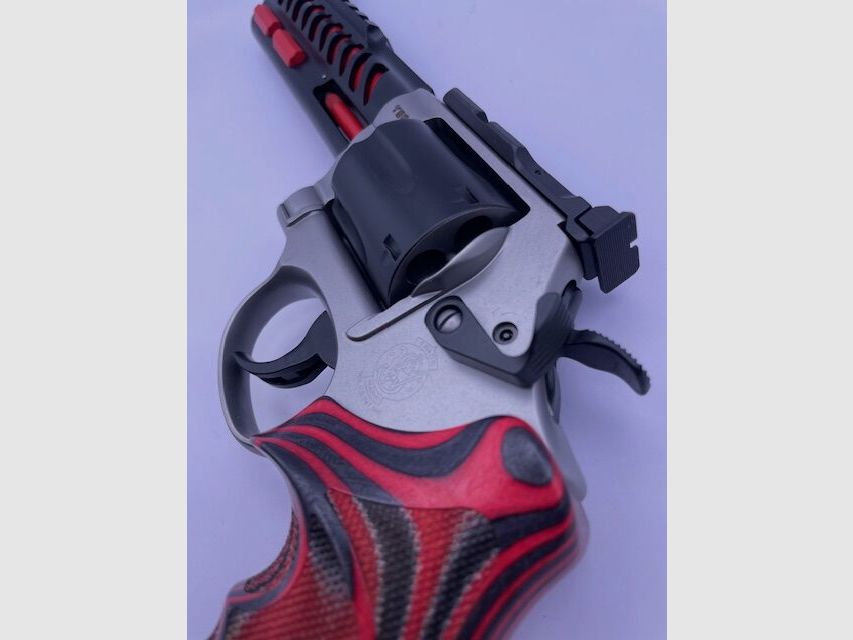 Smith & Wesson S&W 686 Demon Limited Edition (139 of 150)