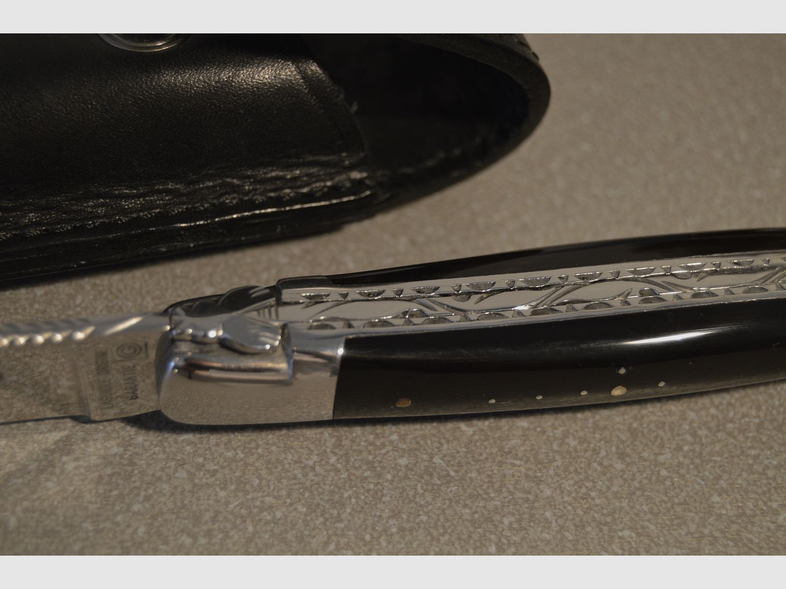 Laguiole en Aubrac ORIGINAL coltello tascabile con fodero