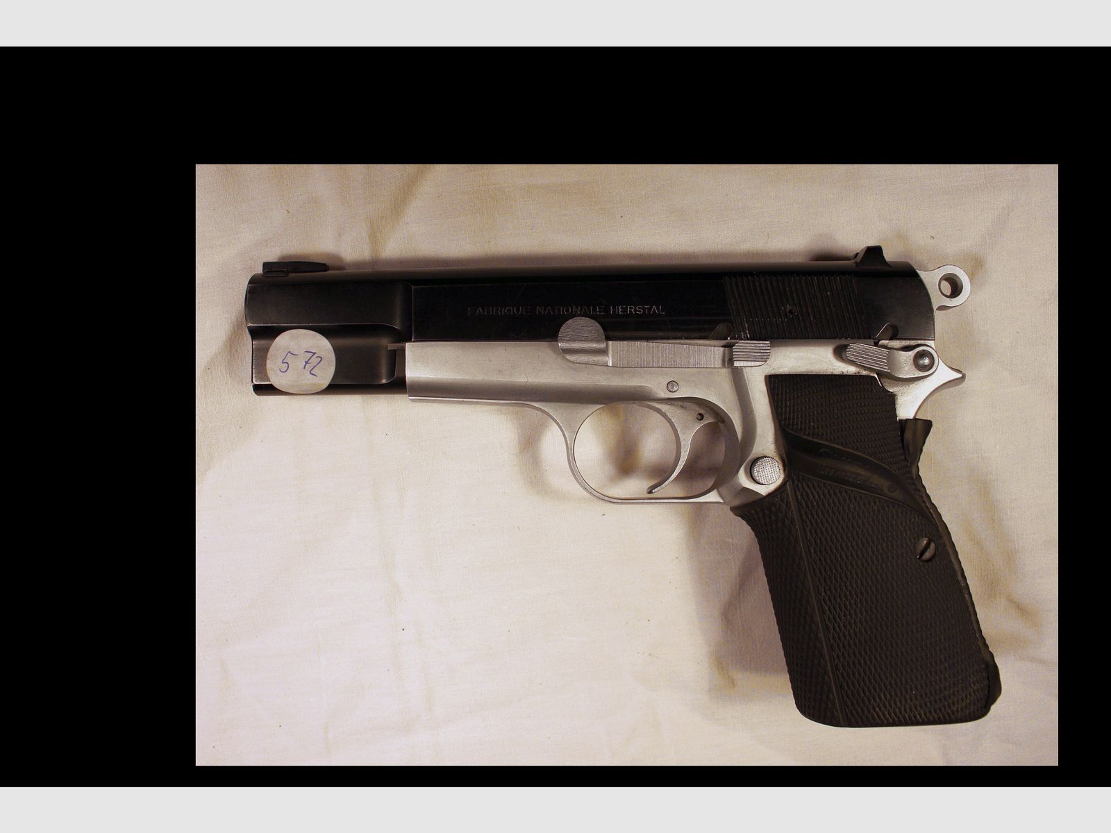 Pistole FN High Power