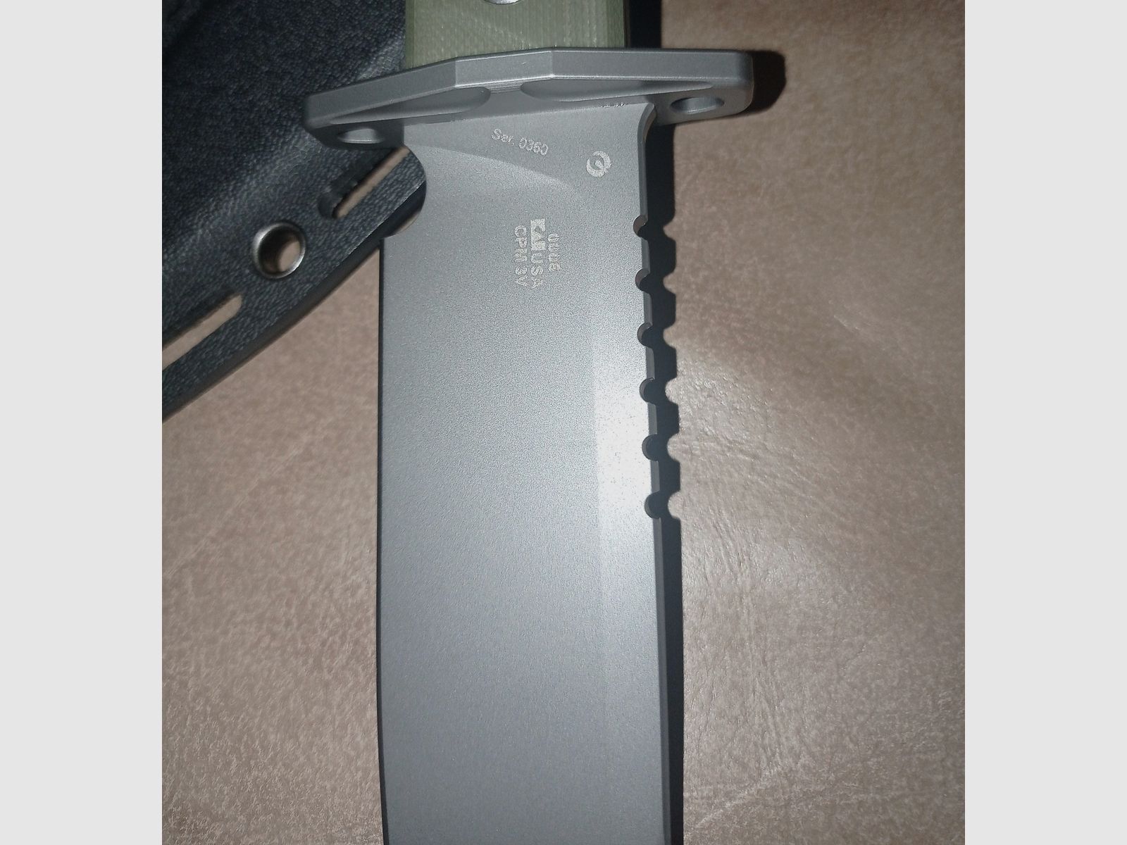 ZERO TOLERANTIE   ,, USA Jachtmes - Overleven