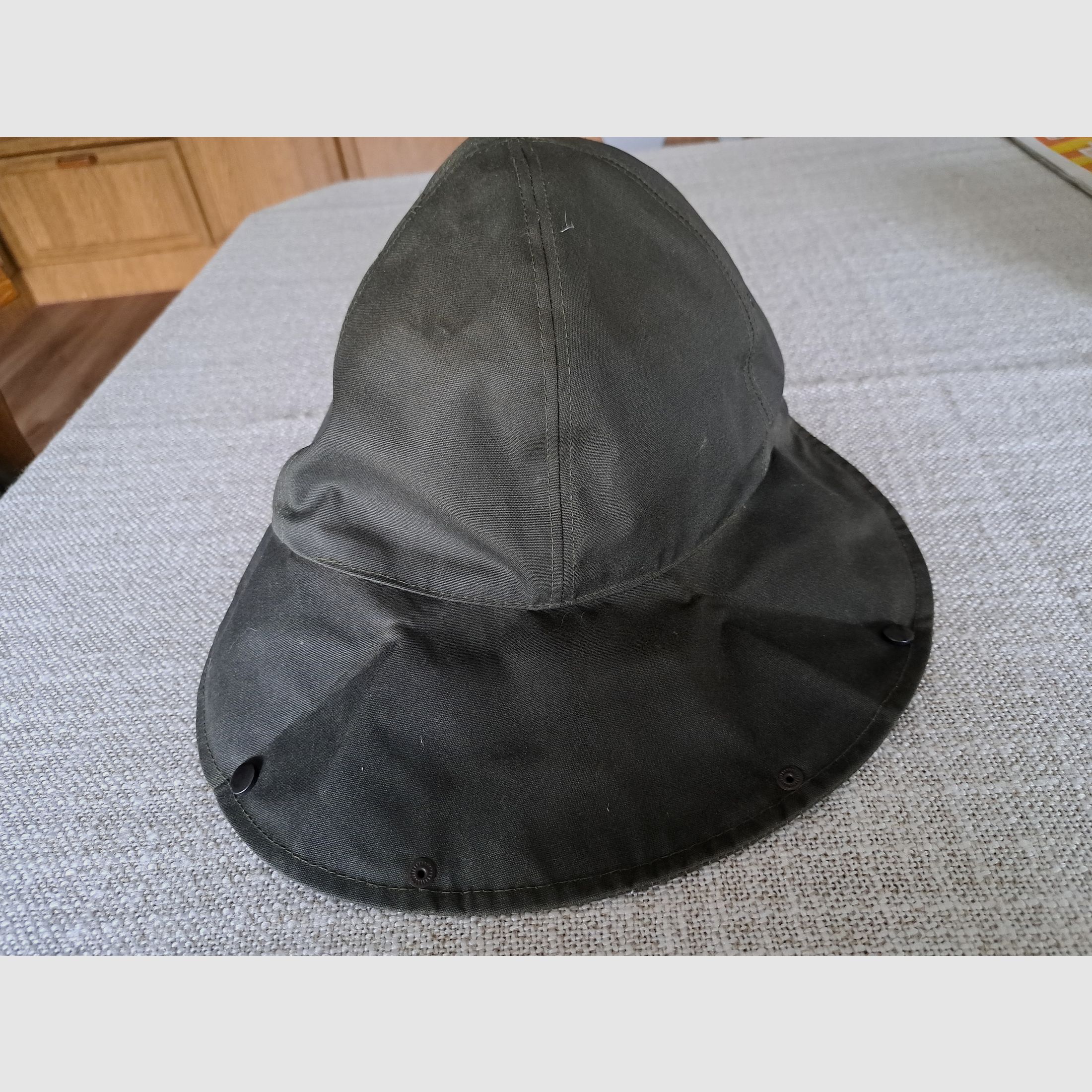 Casquette neuve avec protection nuque de Colamtiss taille 61