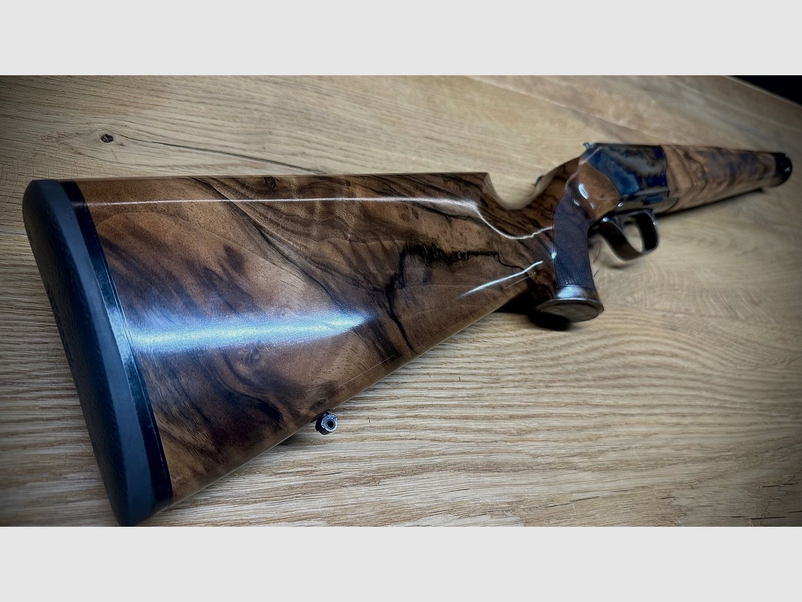 Blaser R8 kolf met buntharding / HK7 / Super Finish / systeemkast & trekker staal / DROOMMOOI!