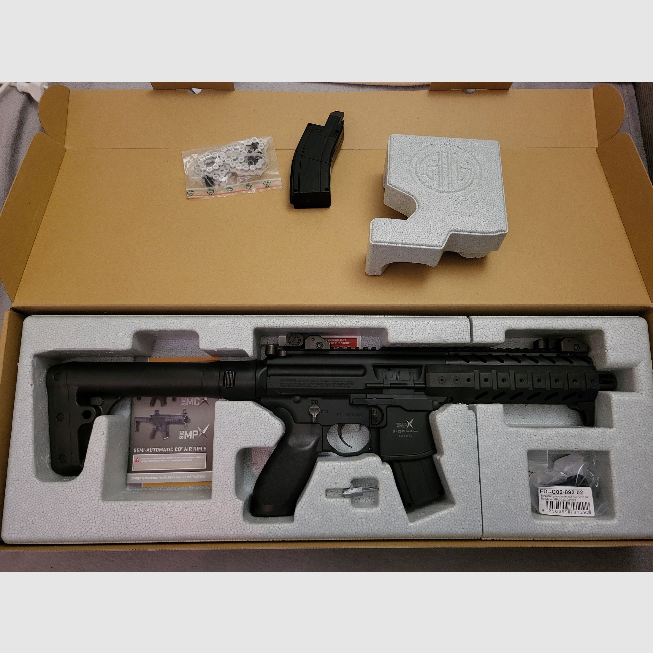 Sig Sauer MPX mit 2 Magazinen in der Originalverpackung