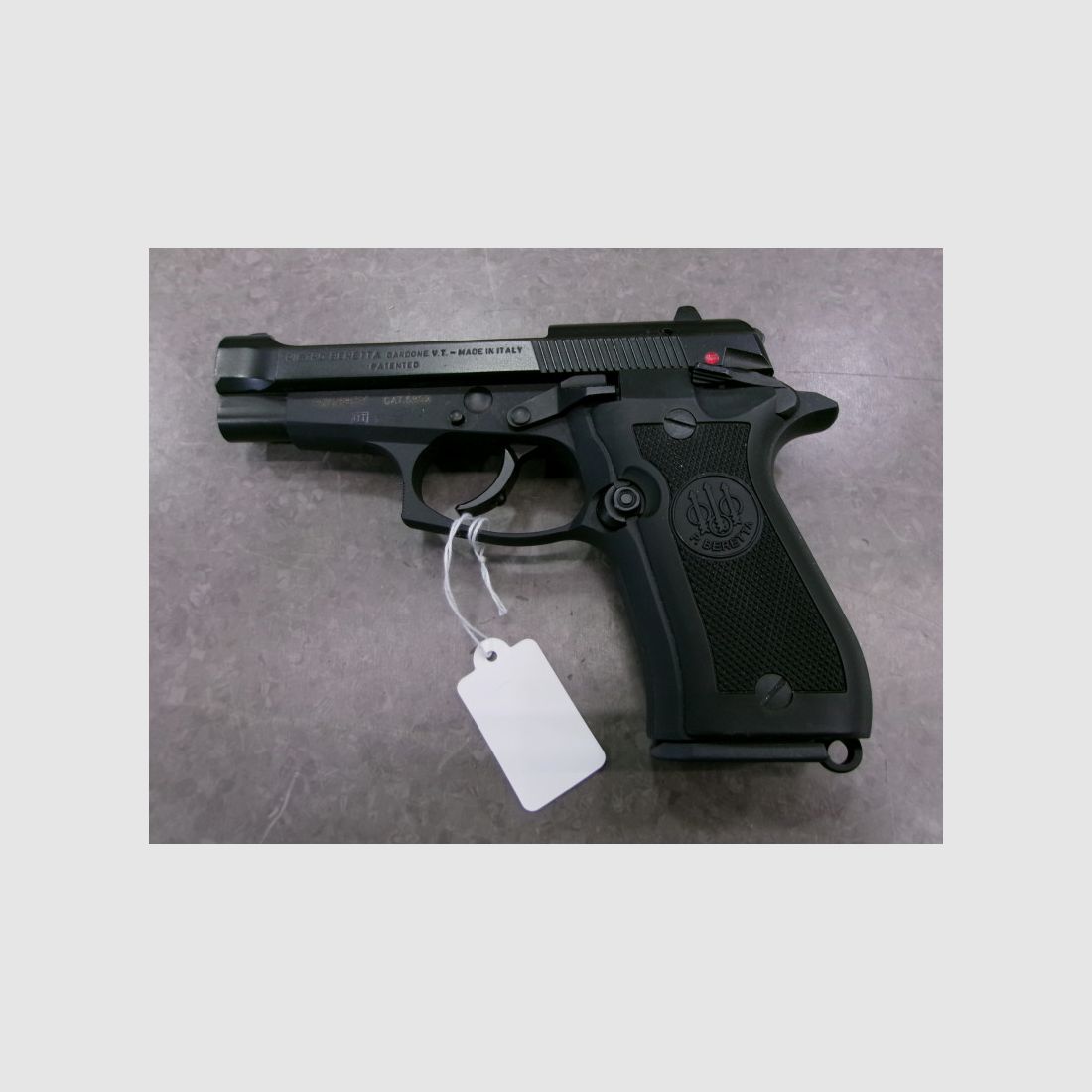 BERETTA 84FS CAL9CORTO used, image 1 of 7