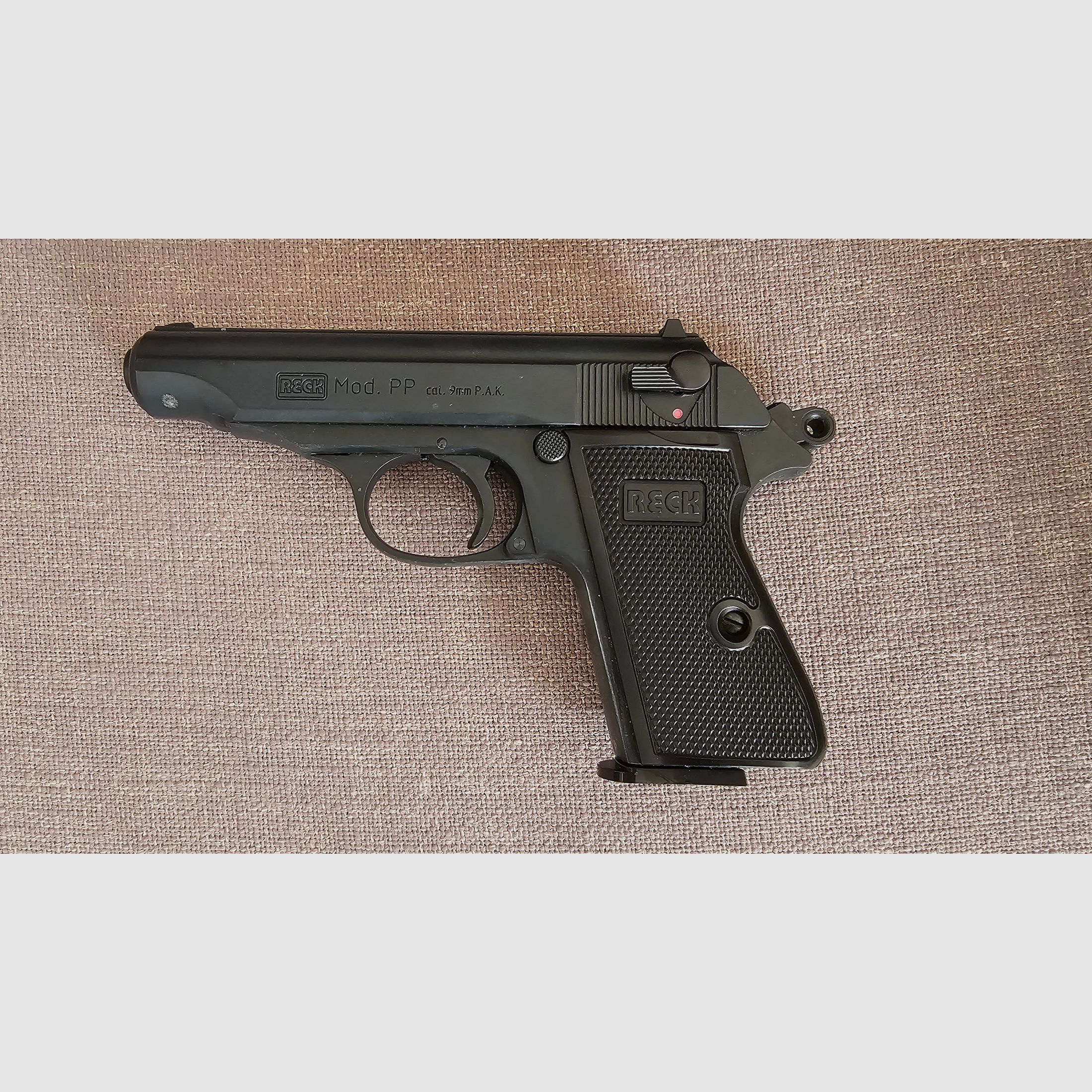 Schreckschusspistole RECK Modell PP Kal. 9mm PAK
