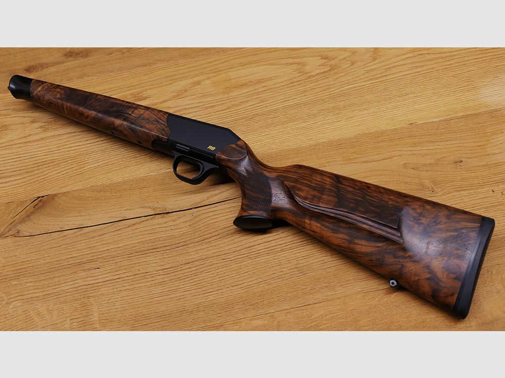 Blaser R8 Schäftung / Holzklasse 7 / Bayrische Doppelfalzbacke / mattes Finish